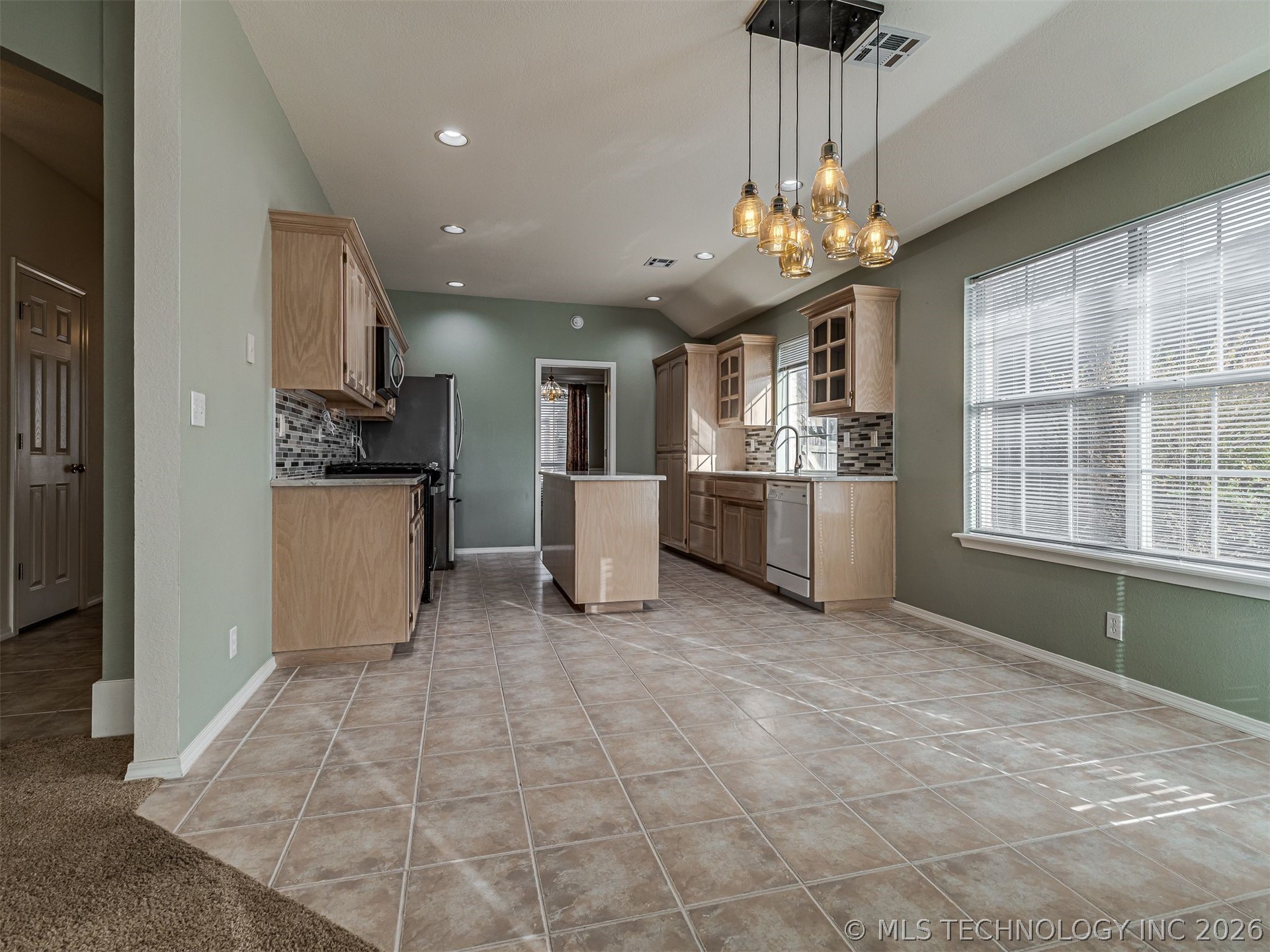 209 S Firewood Avenue Property Photo 11