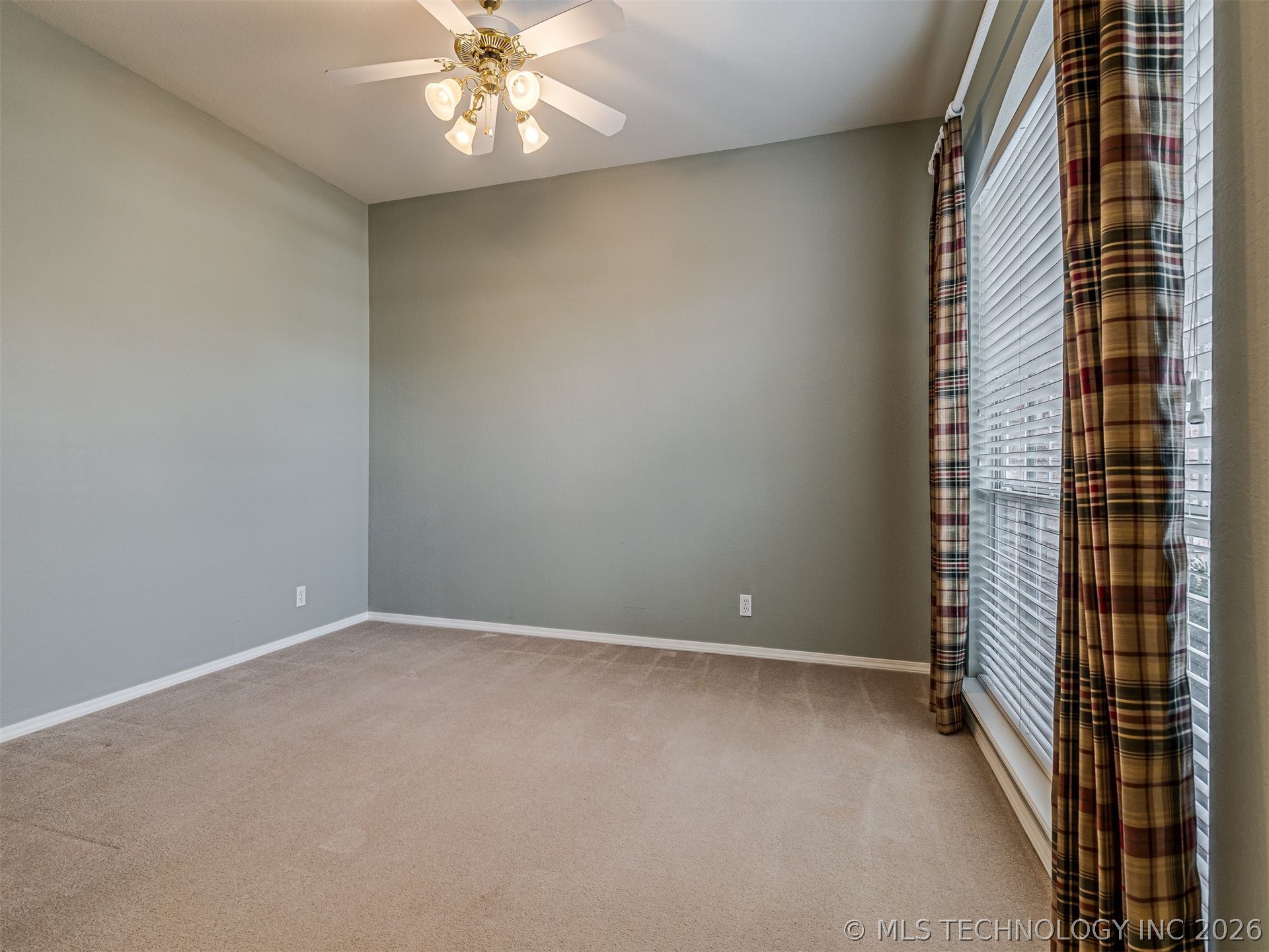 209 S Firewood Avenue Property Photo 35