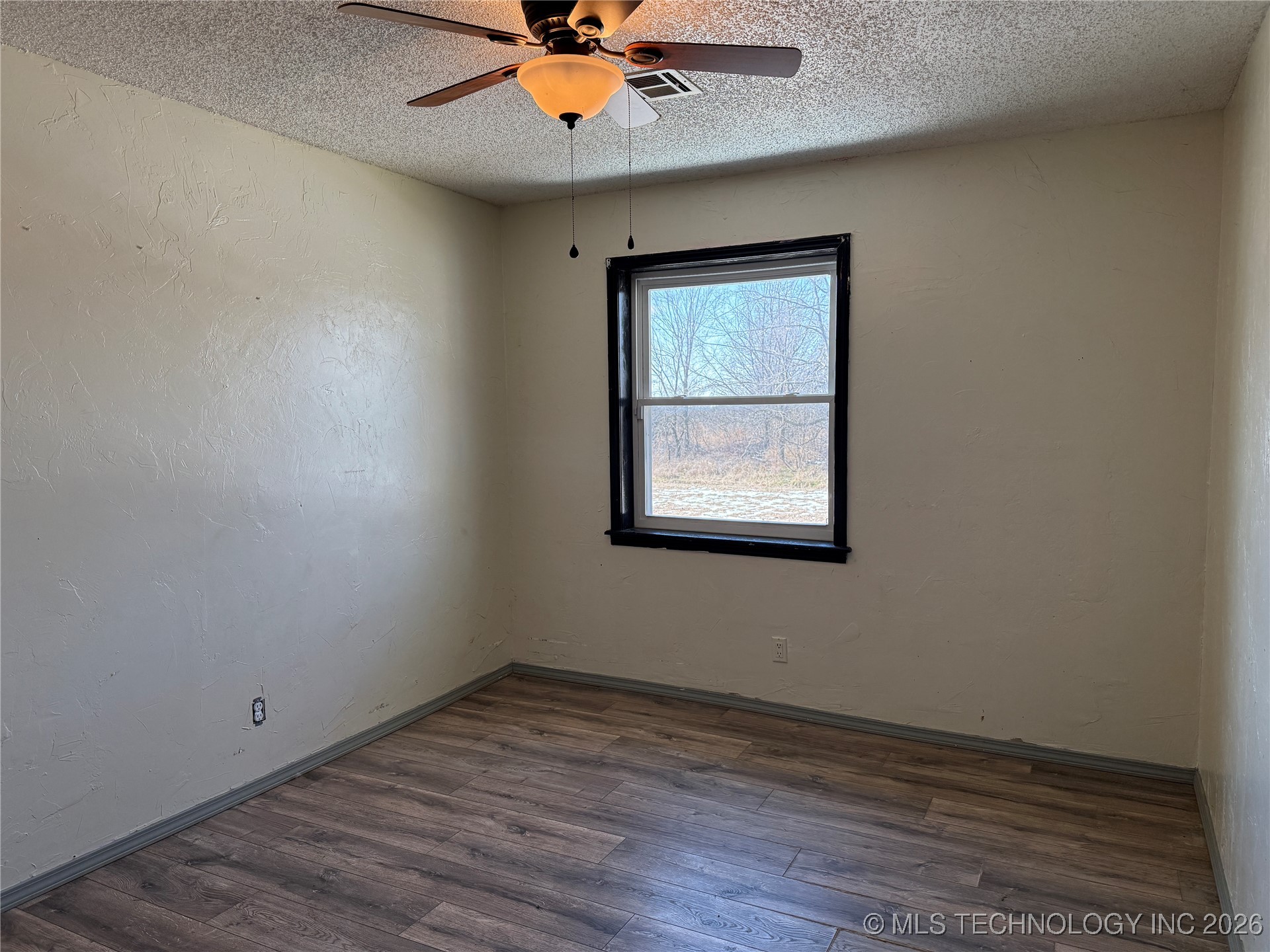 11225 S Oologah Circle Property Photo 3