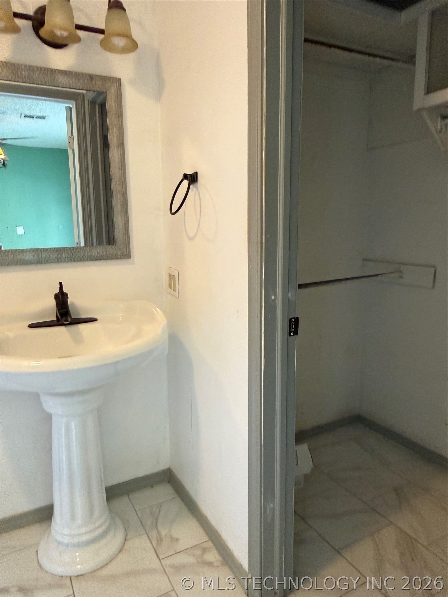 11225 S Oologah Circle Property Photo 13