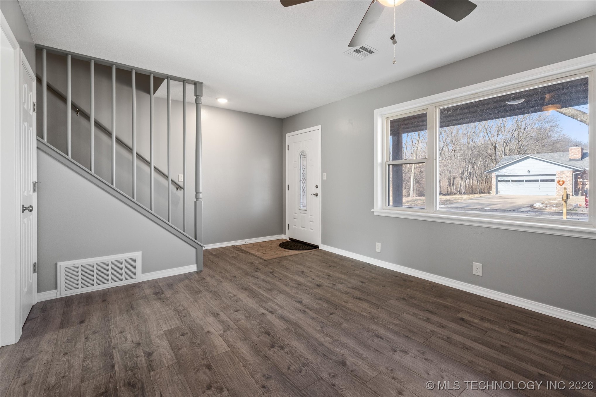 426 W 6th Street Property Photo 3