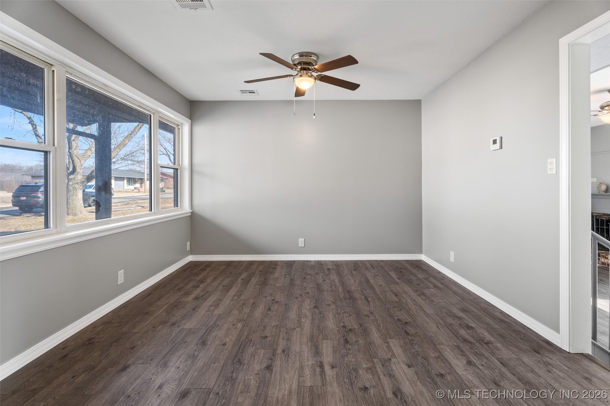 426 W 6th Street Property Photo 5