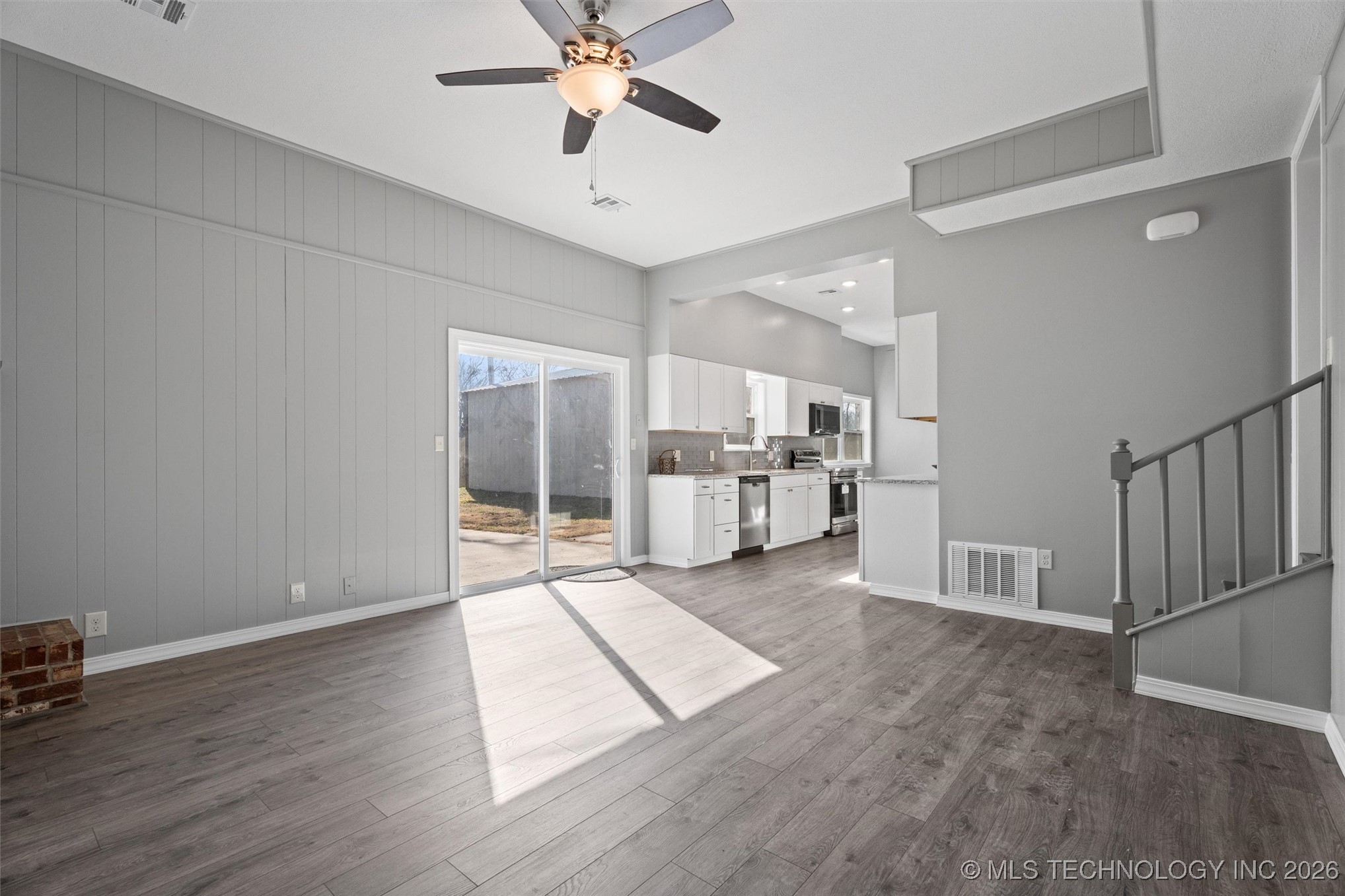 426 W 6th Street Property Photo 14