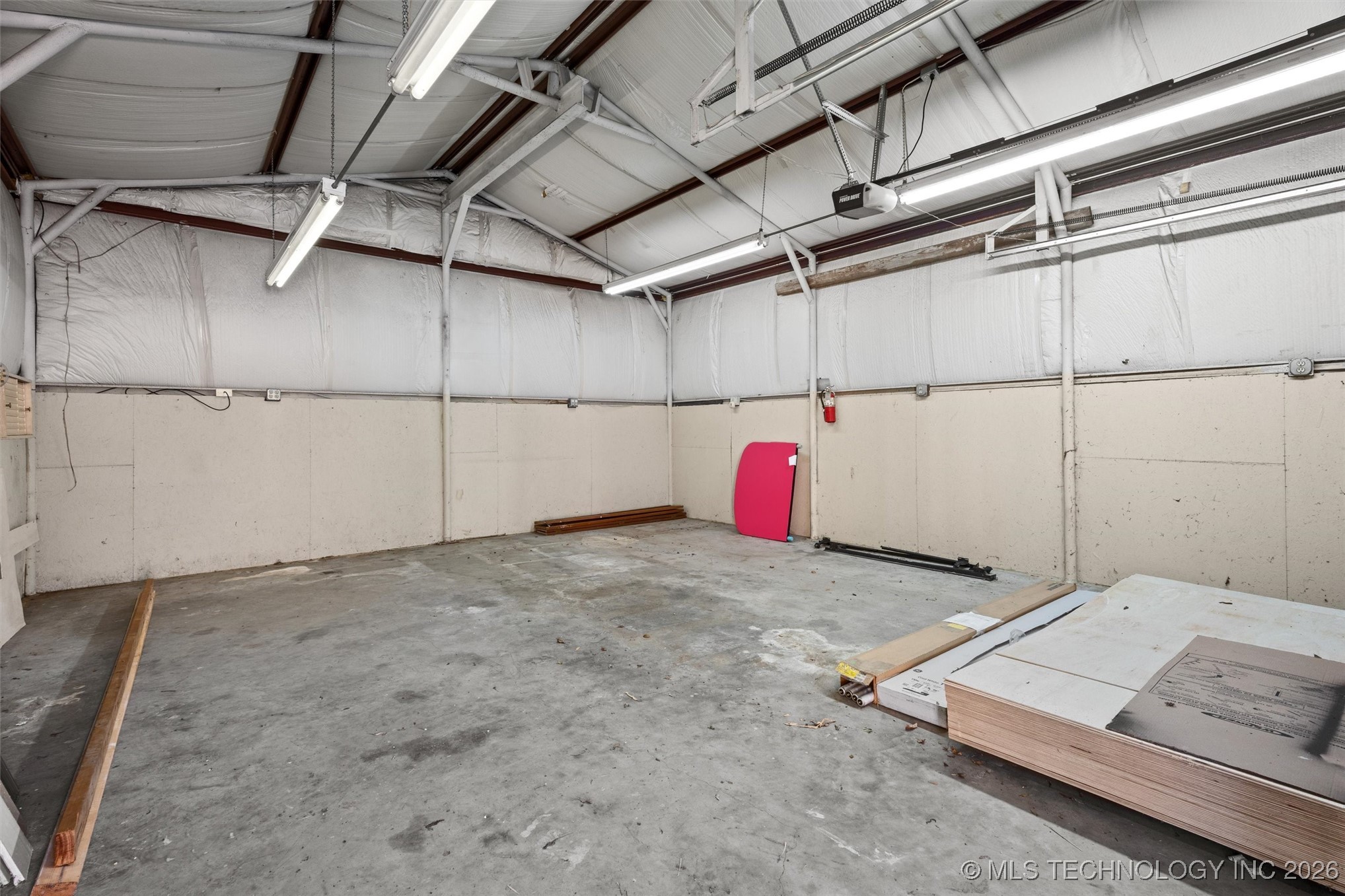 426 W 6th Street Property Photo 24