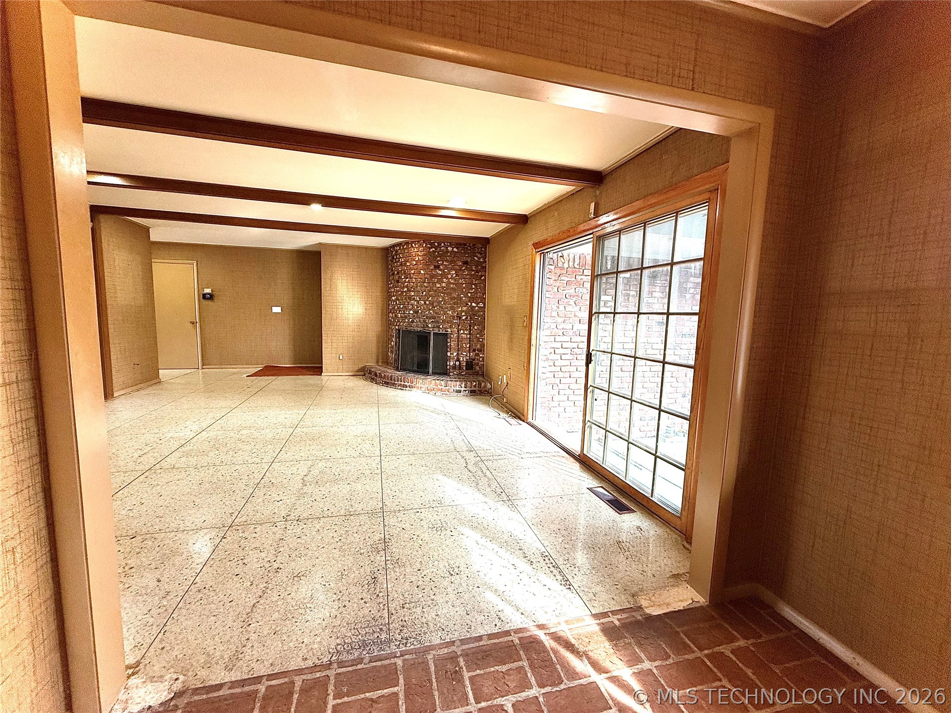 3710 E 43rd Place Property Photo 5