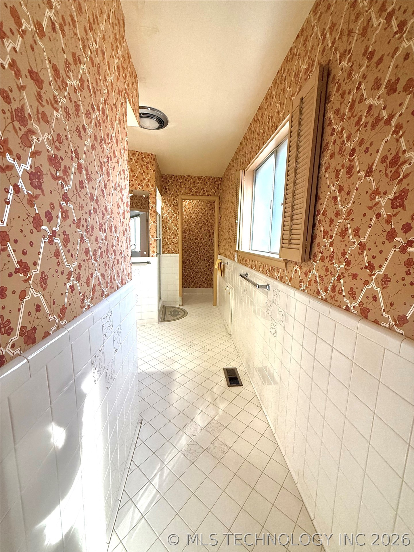 3710 E 43rd Place Property Photo 13