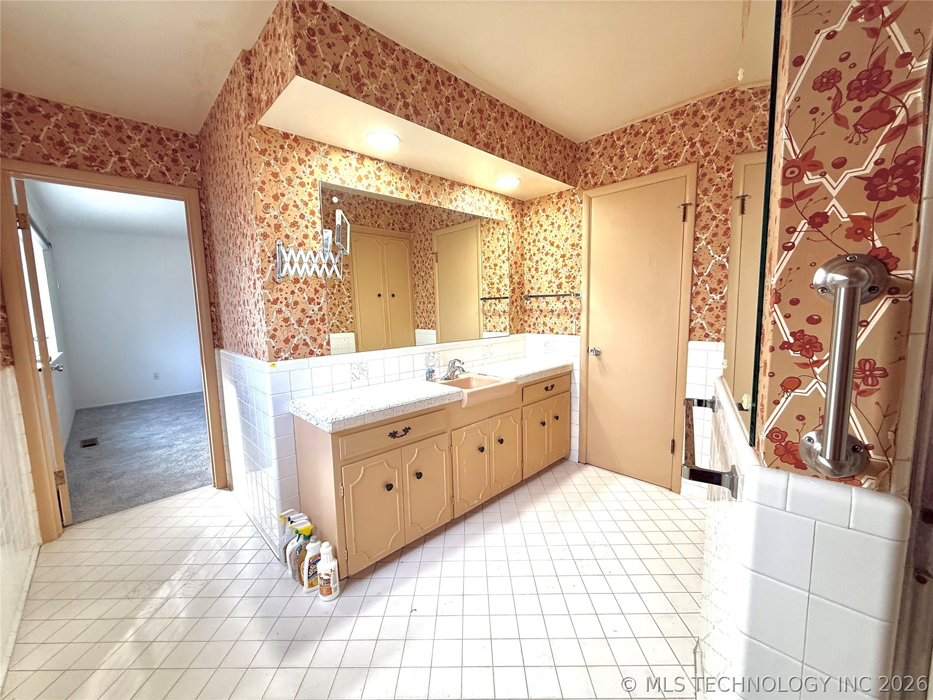 3710 E 43rd Place Property Photo 14