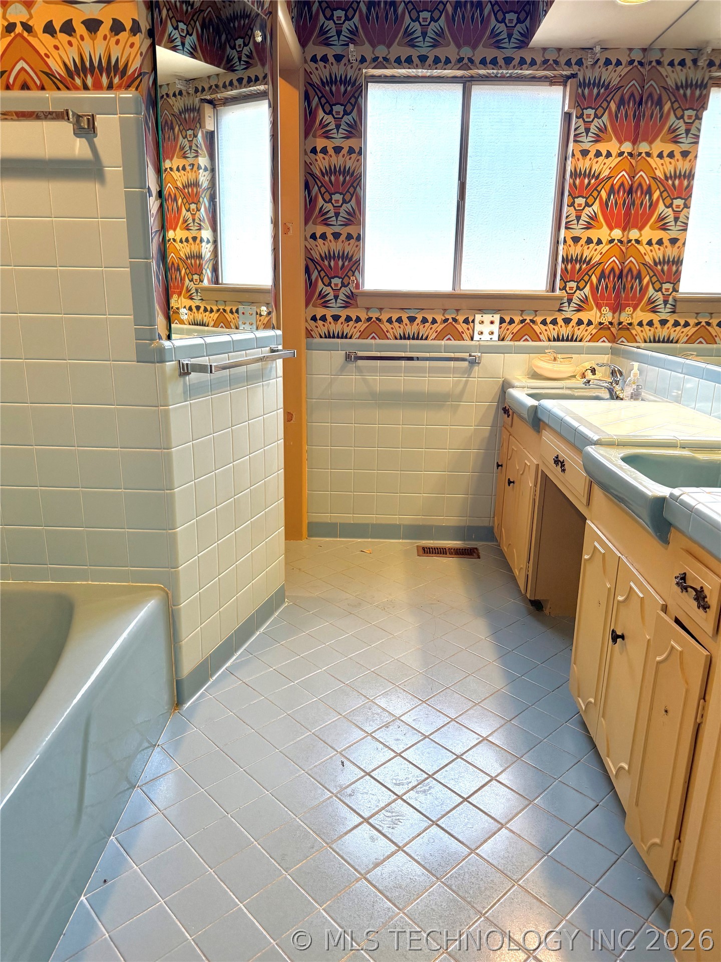 3710 E 43rd Place Property Photo 15