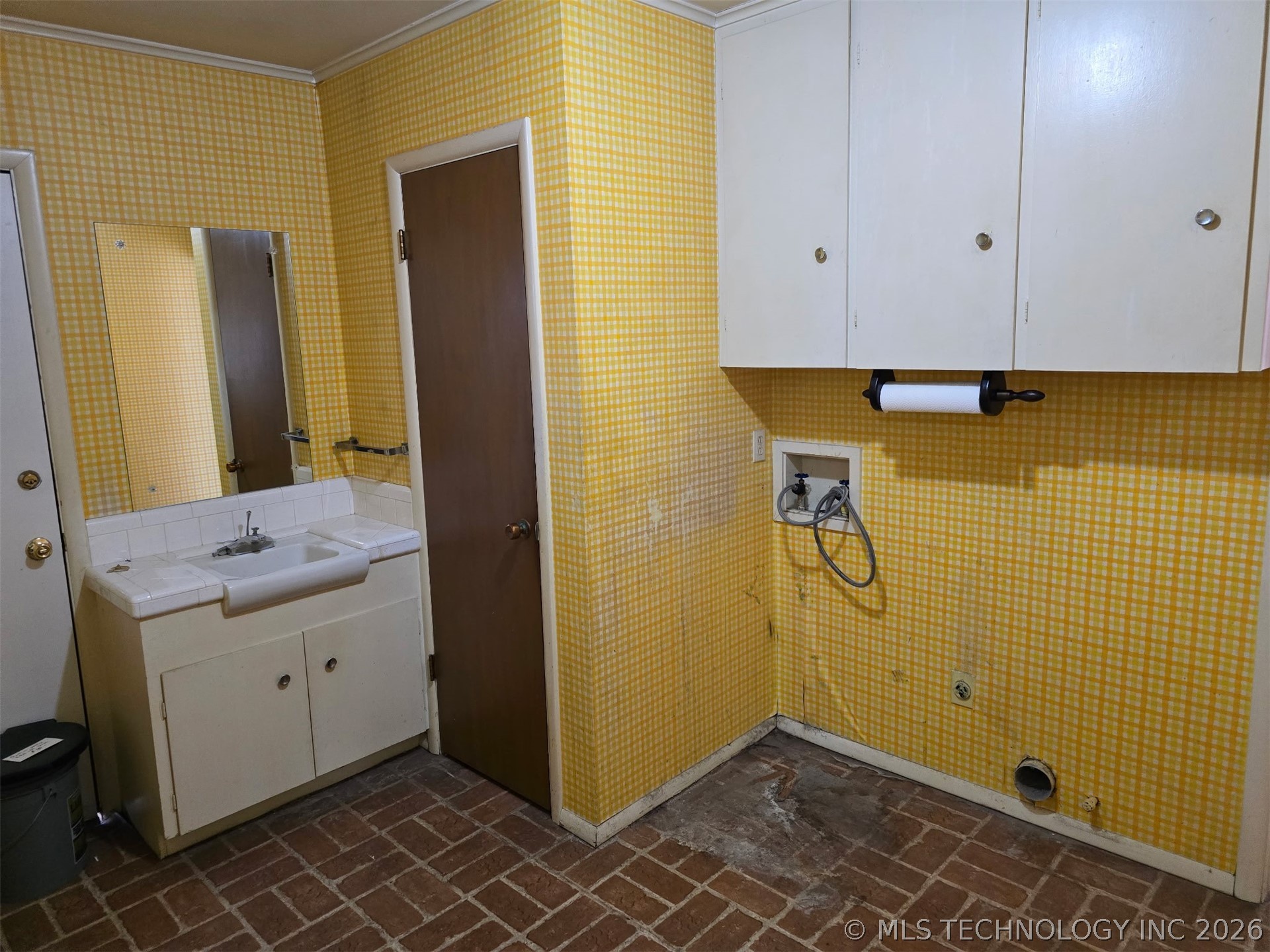 3710 E 43rd Place Property Photo 18