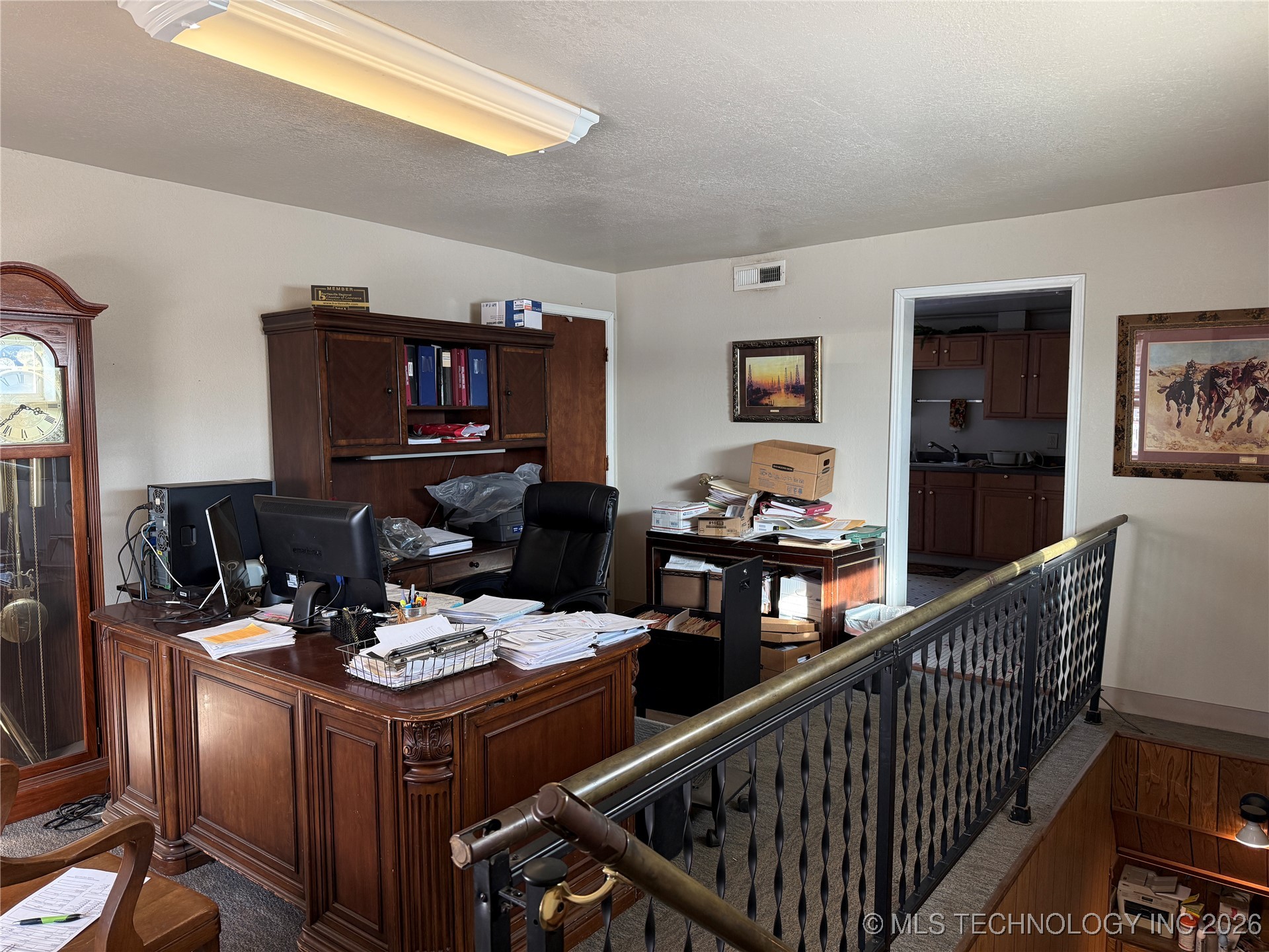 423 E 9th Street Property Photo 3