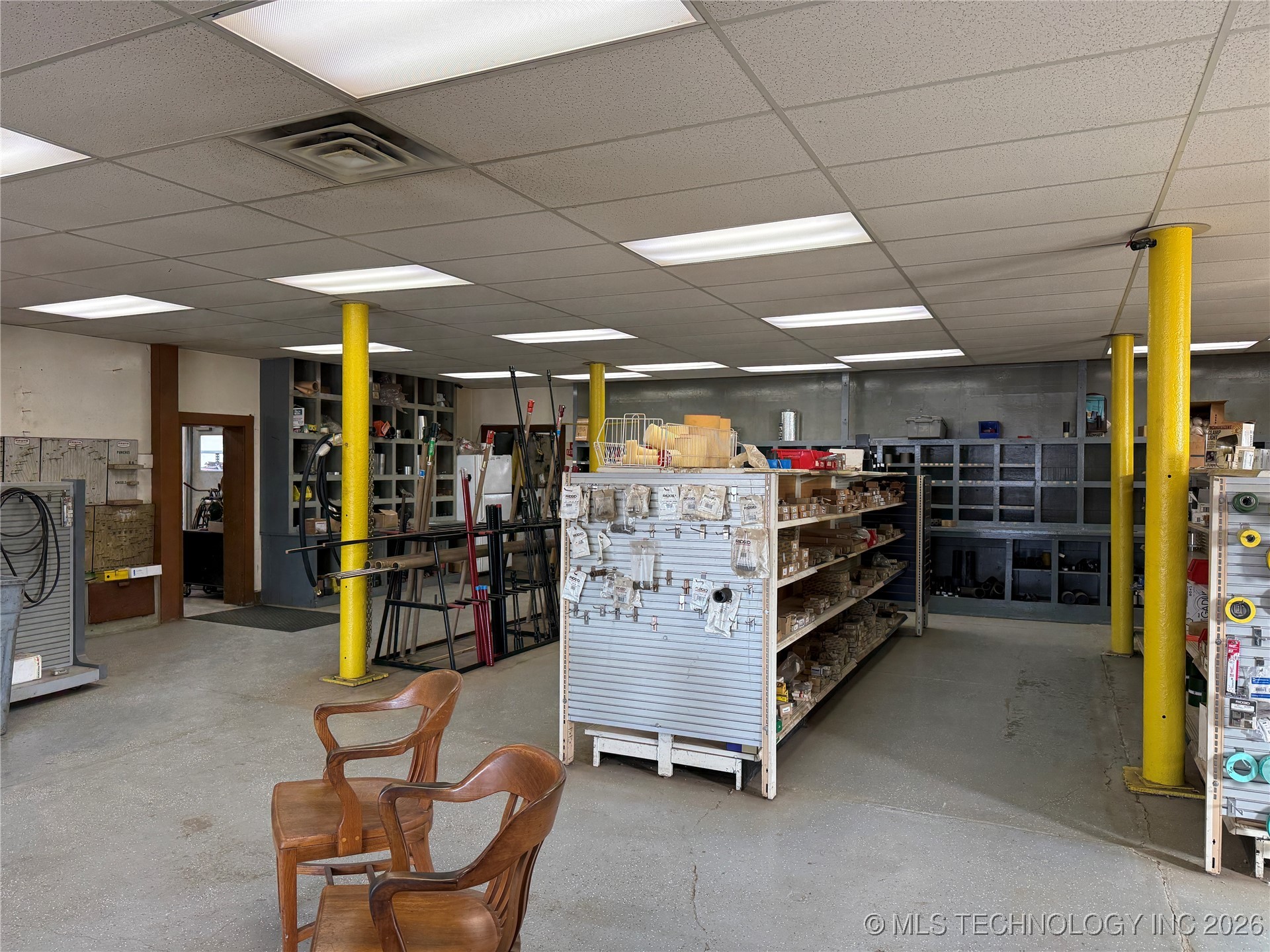 423 E 9th Street Property Photo 9