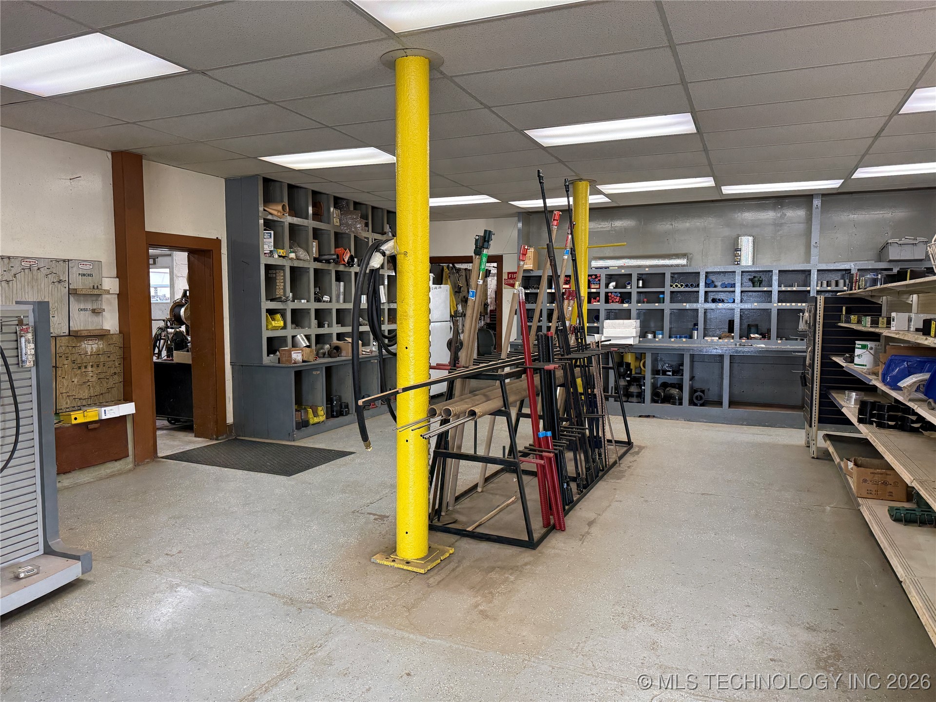 423 E 9th Street Property Photo 10