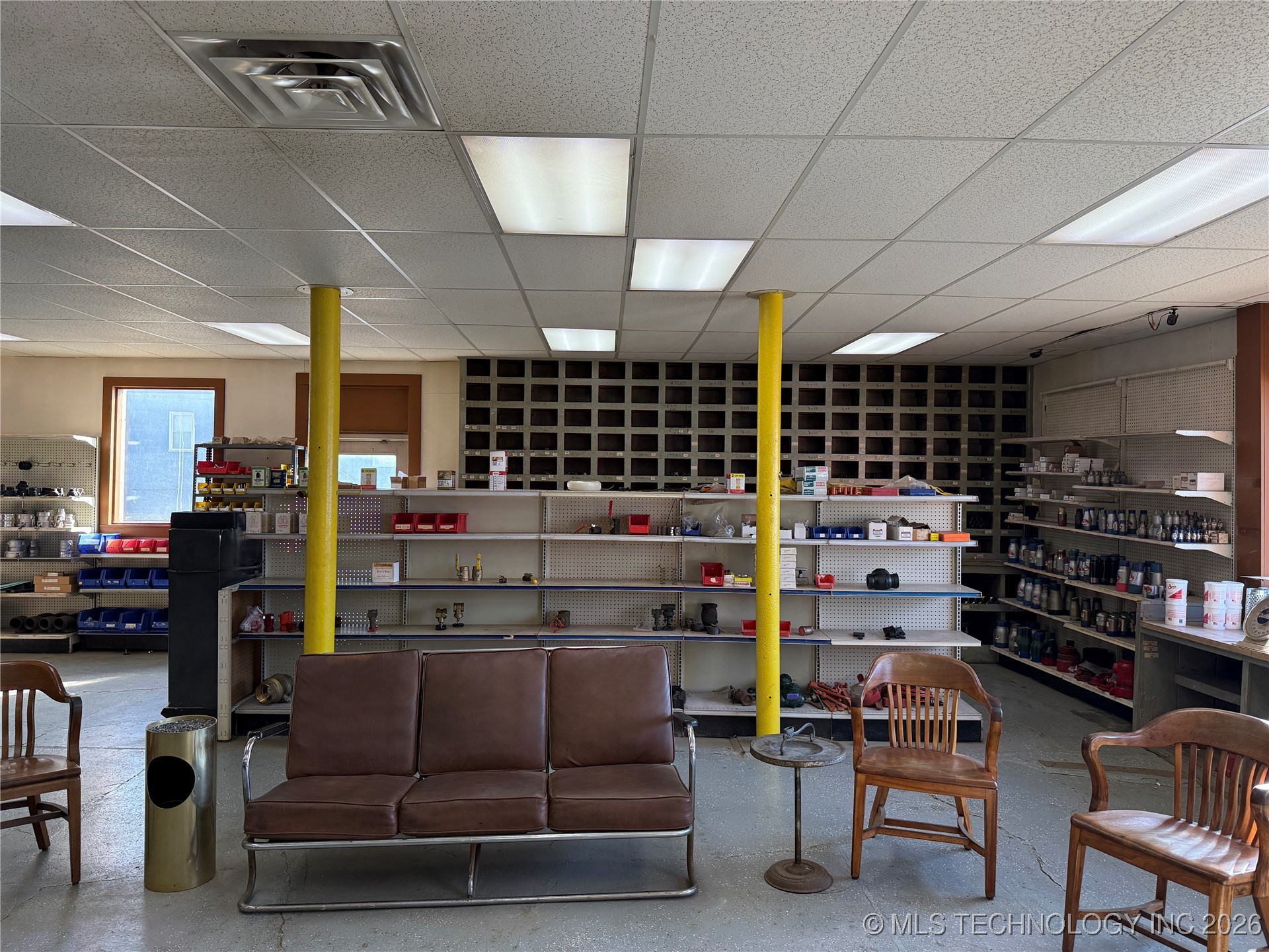 423 E 9th Street Property Photo 11