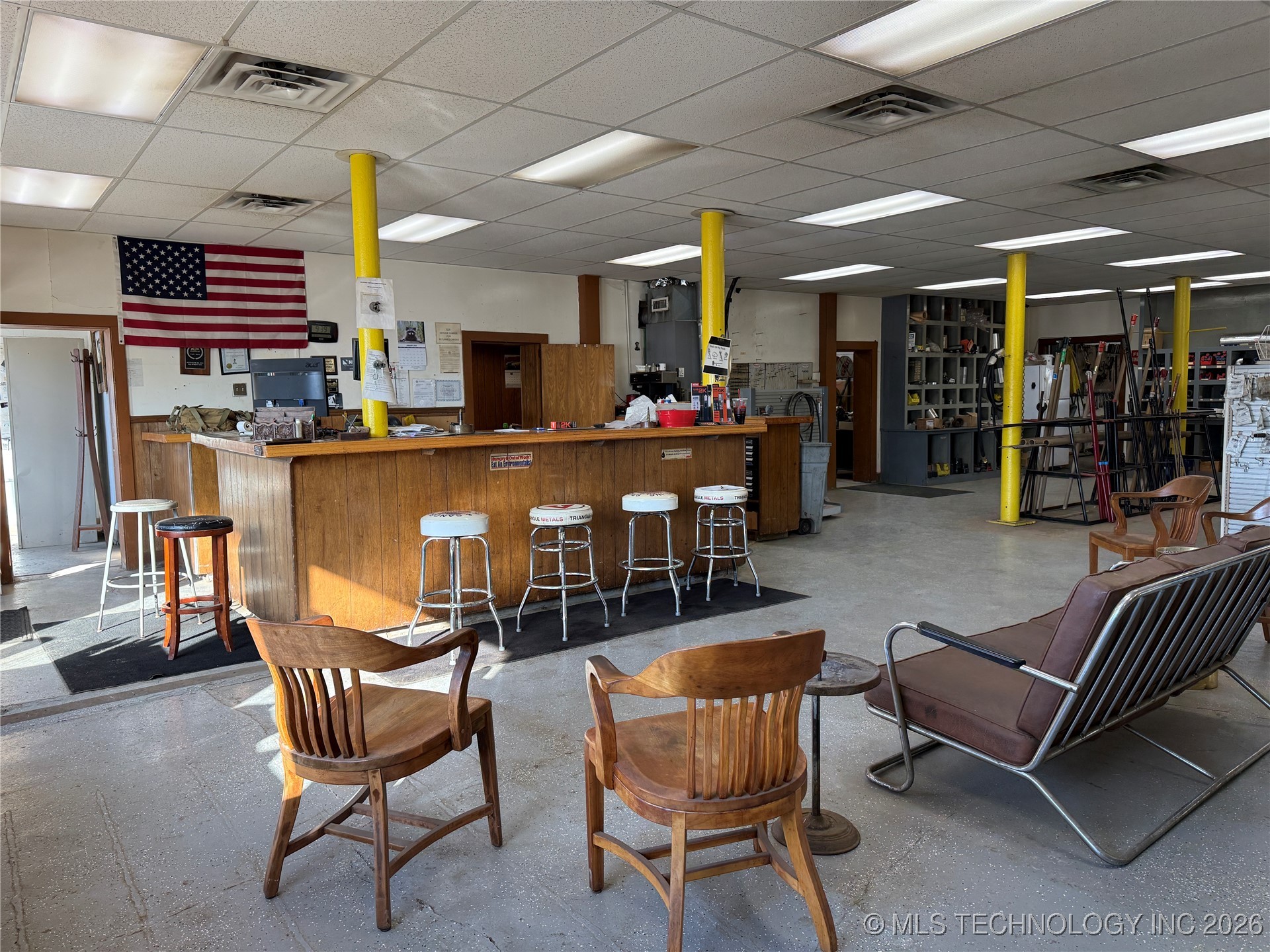 423 E 9th Street Property Photo 13