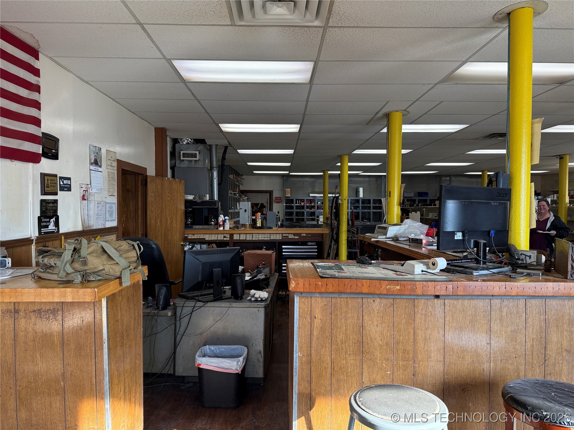 423 E 9th Street Property Photo 14