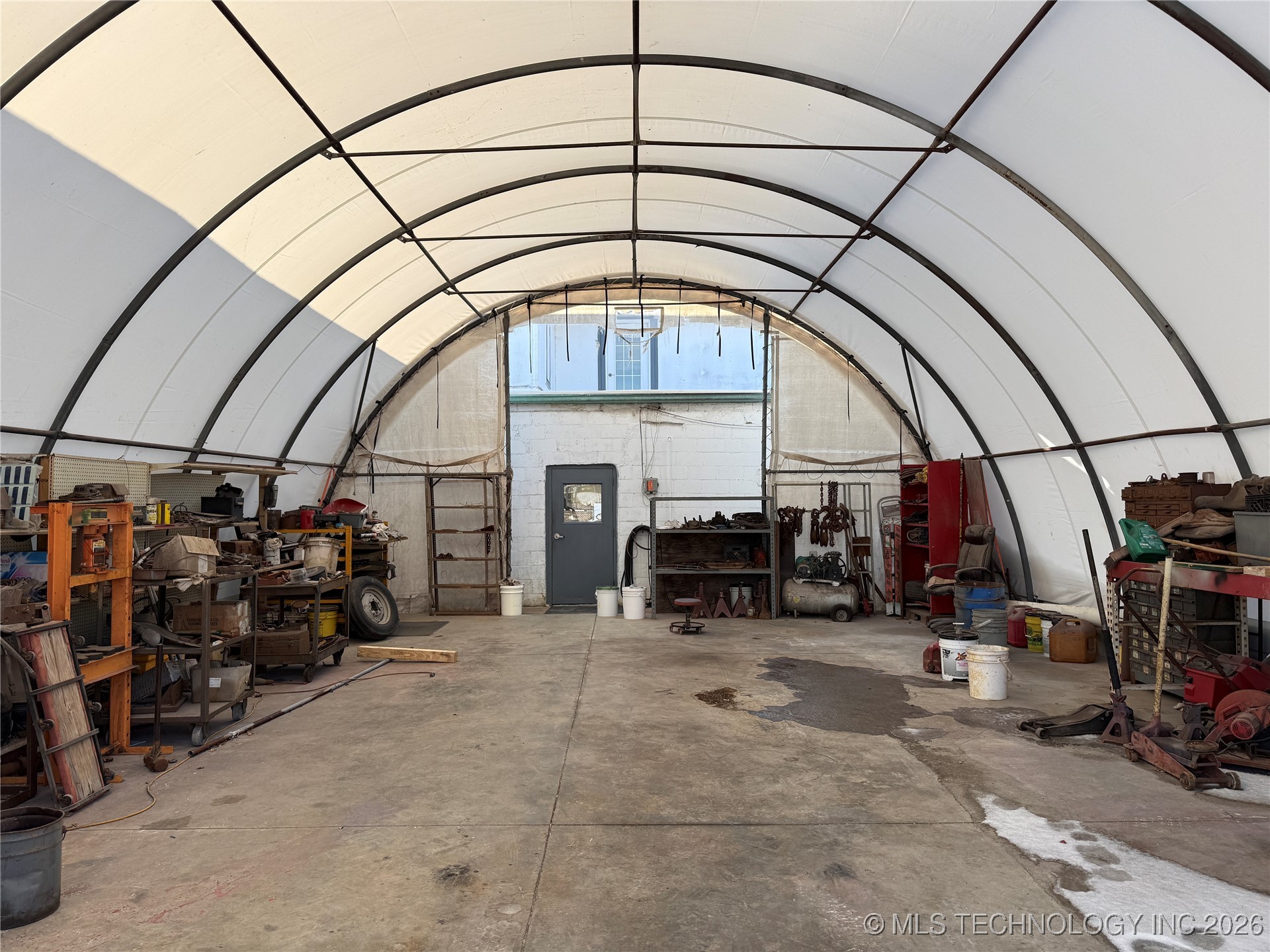 423 E 9th Street Property Photo 18