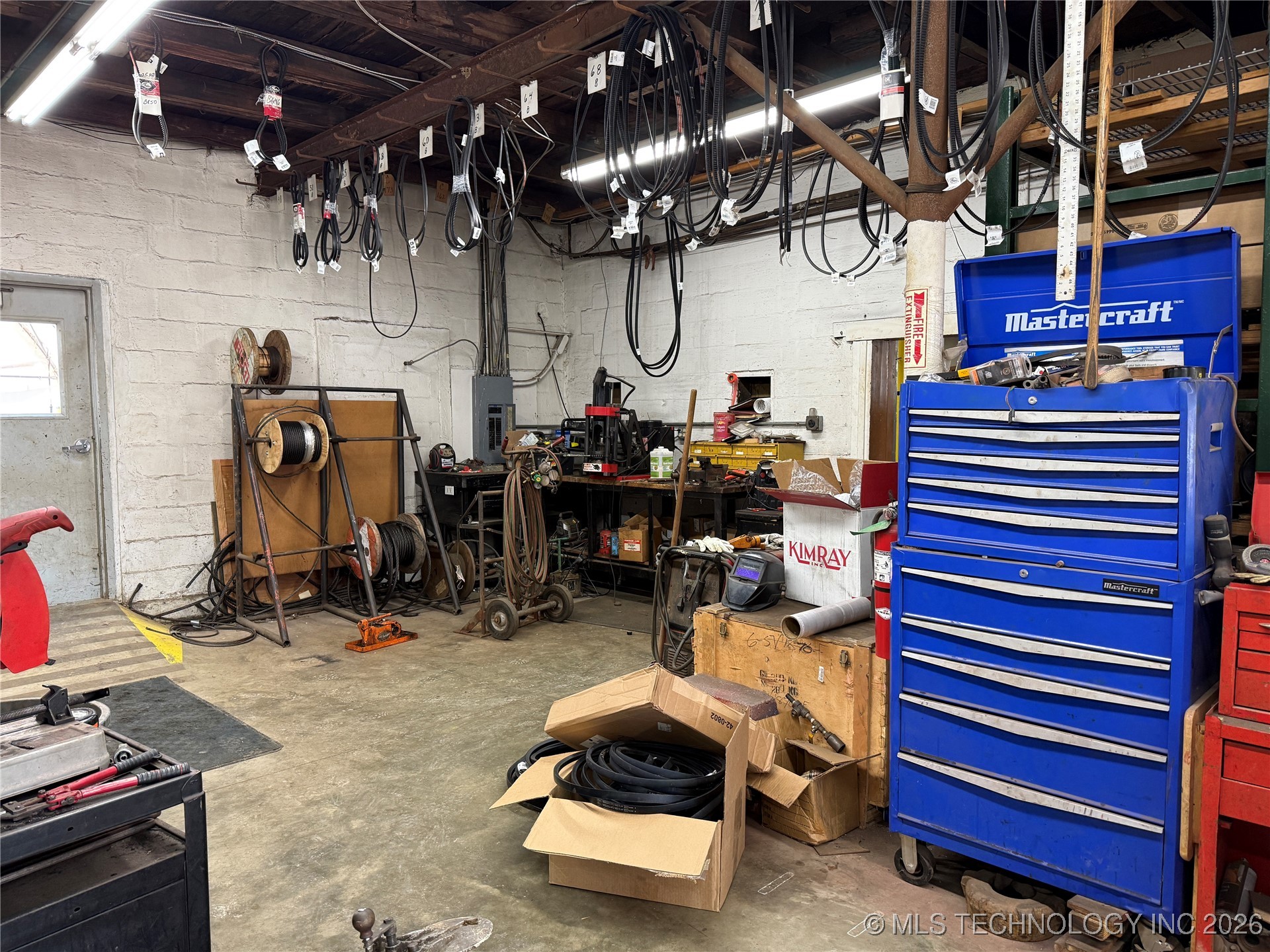 423 E 9th Street Property Photo 20