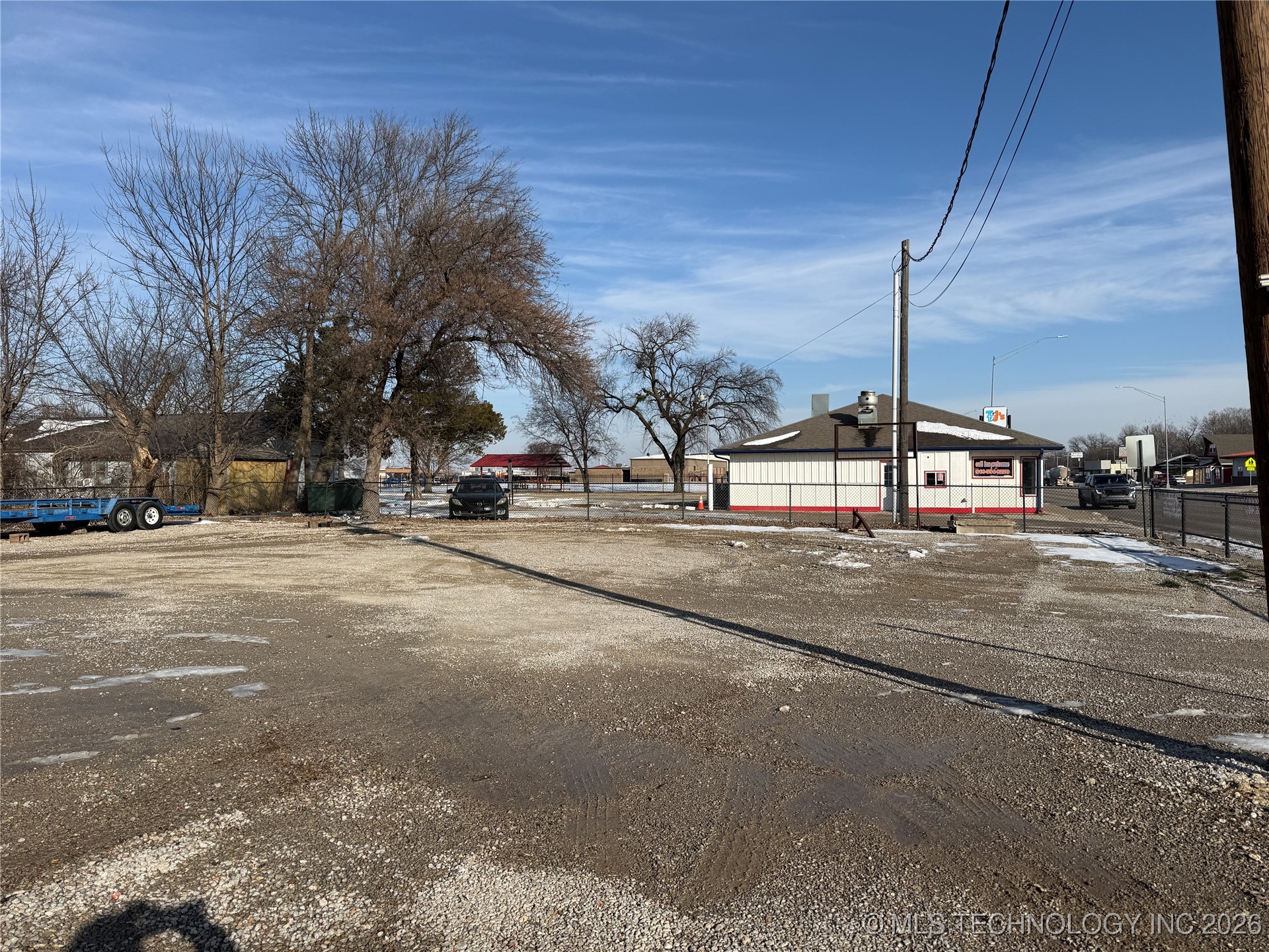 423 E 9th Street Property Photo 22