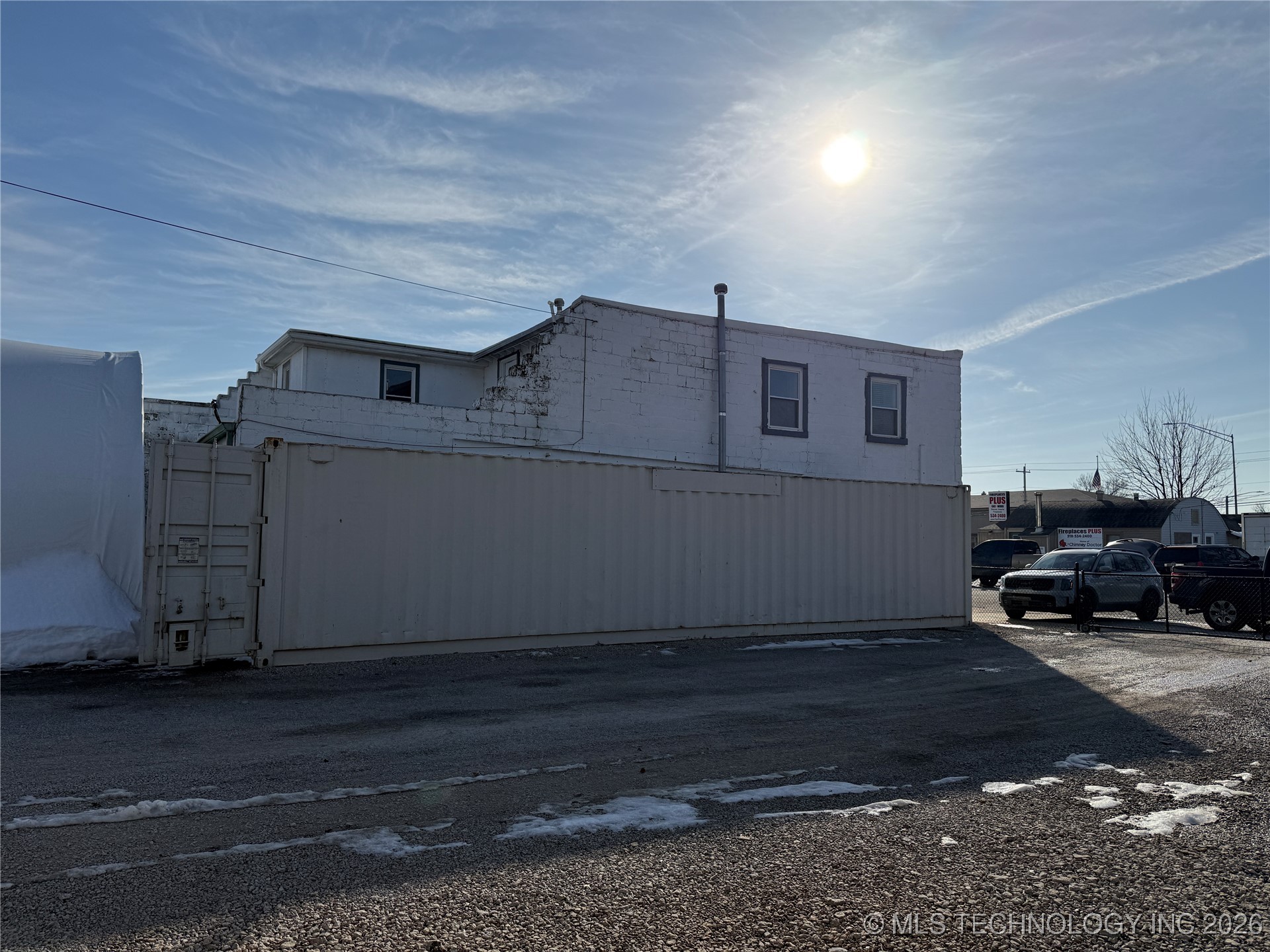 423 E 9th Street Property Photo 25