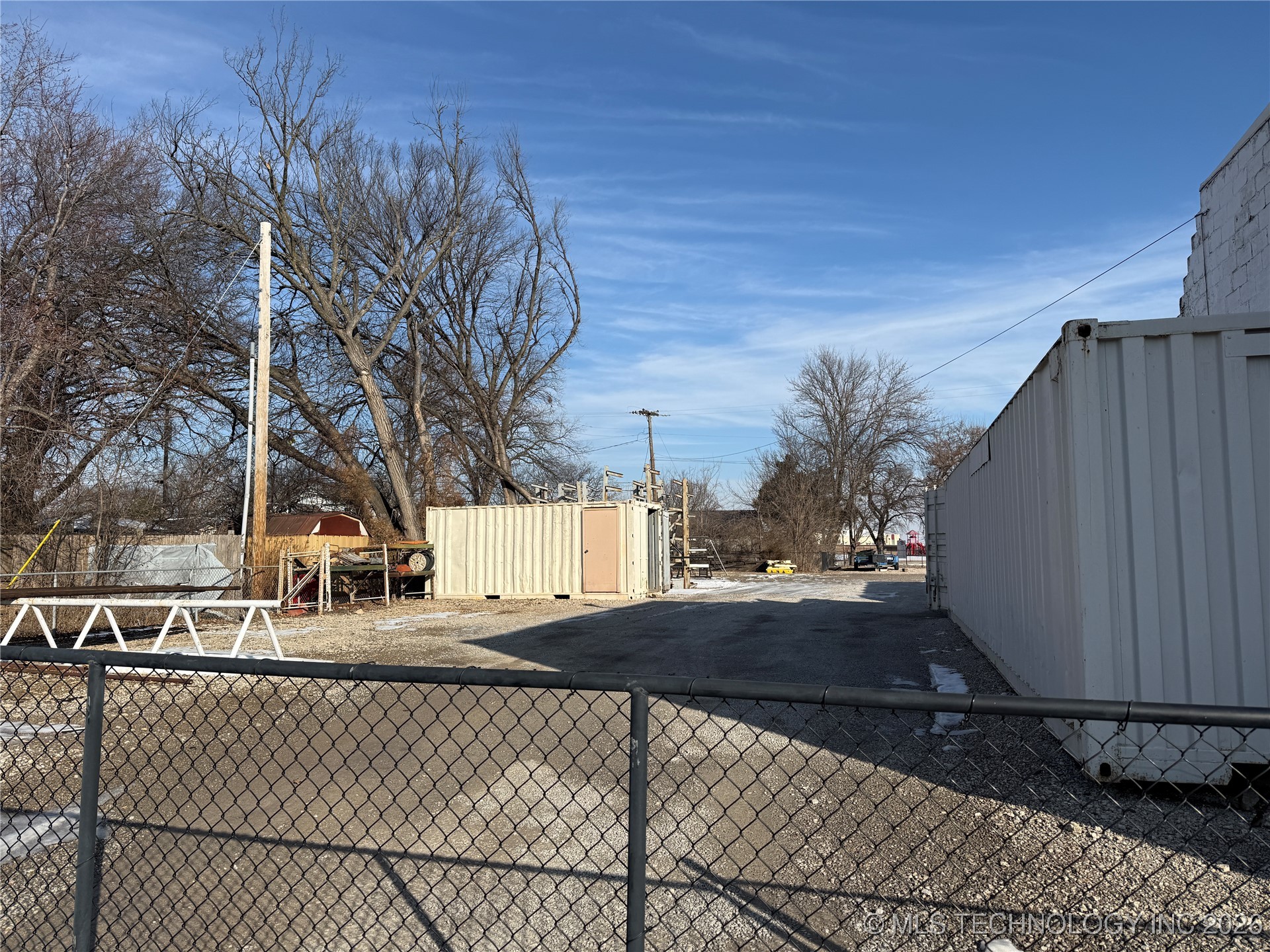 423 E 9th Street Property Photo 26