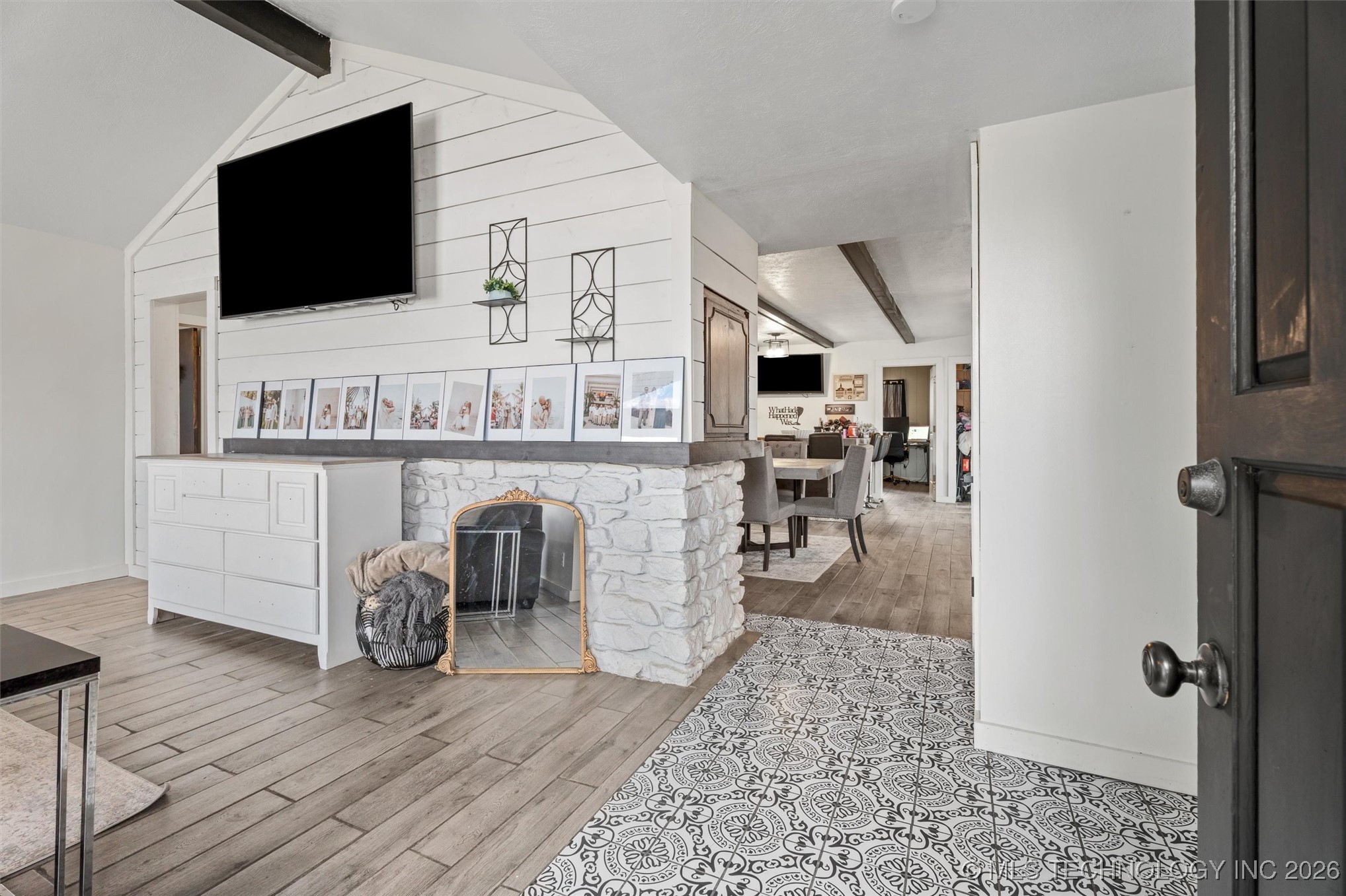 2401 Grandview Avenue Property Photo 2