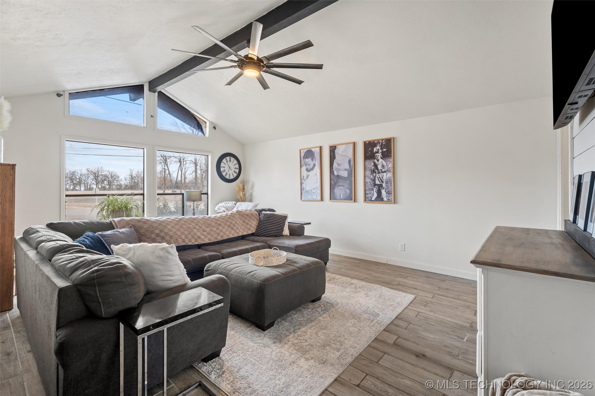 2401 Grandview Avenue Property Photo 3