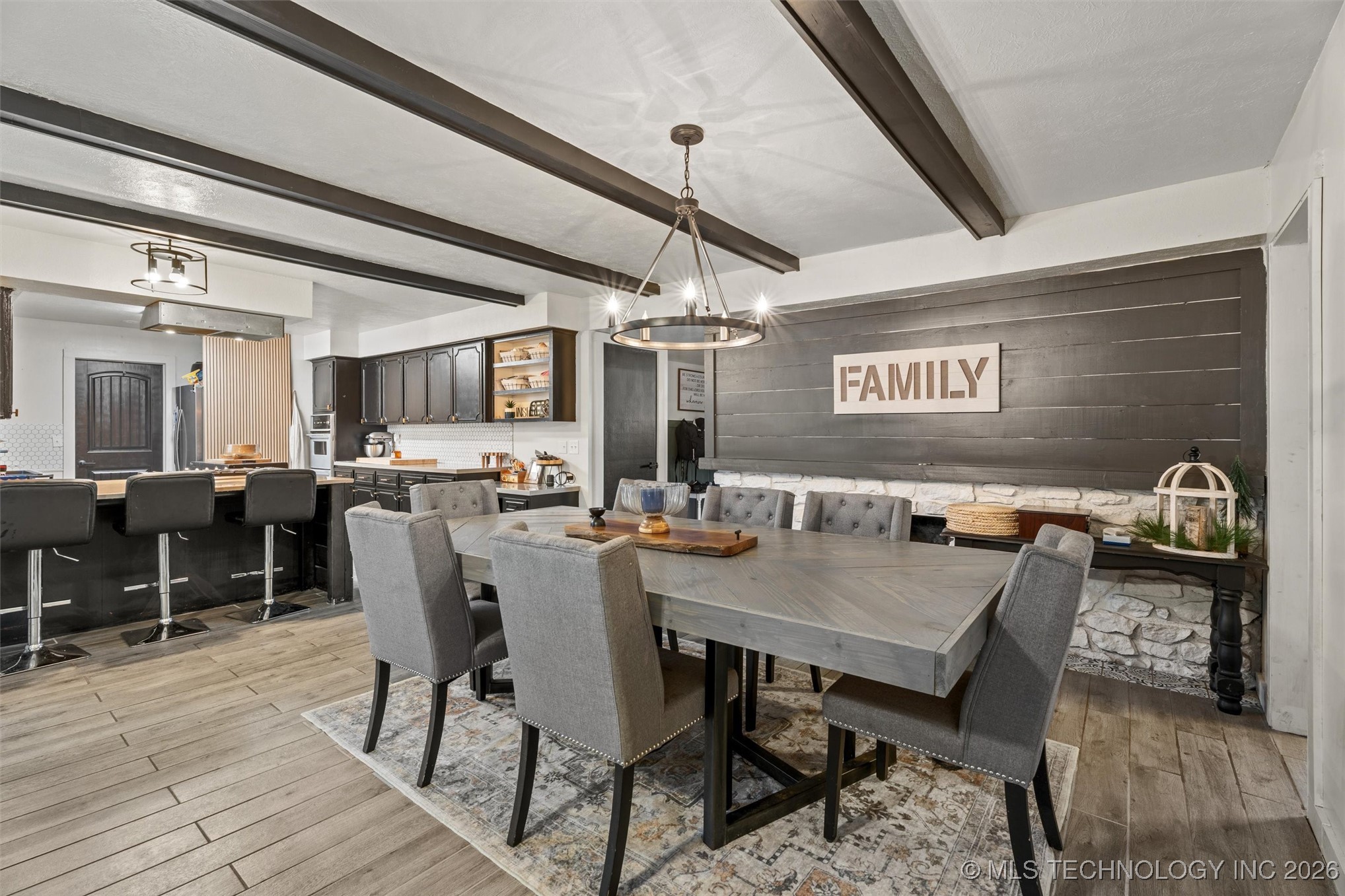 2401 Grandview Avenue Property Photo 6