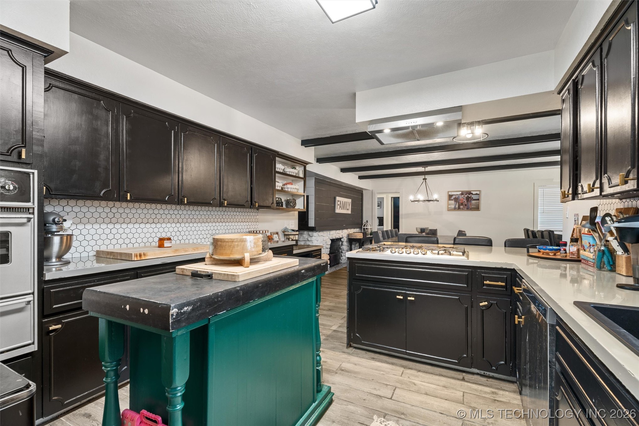 2401 Grandview Avenue Property Photo 11