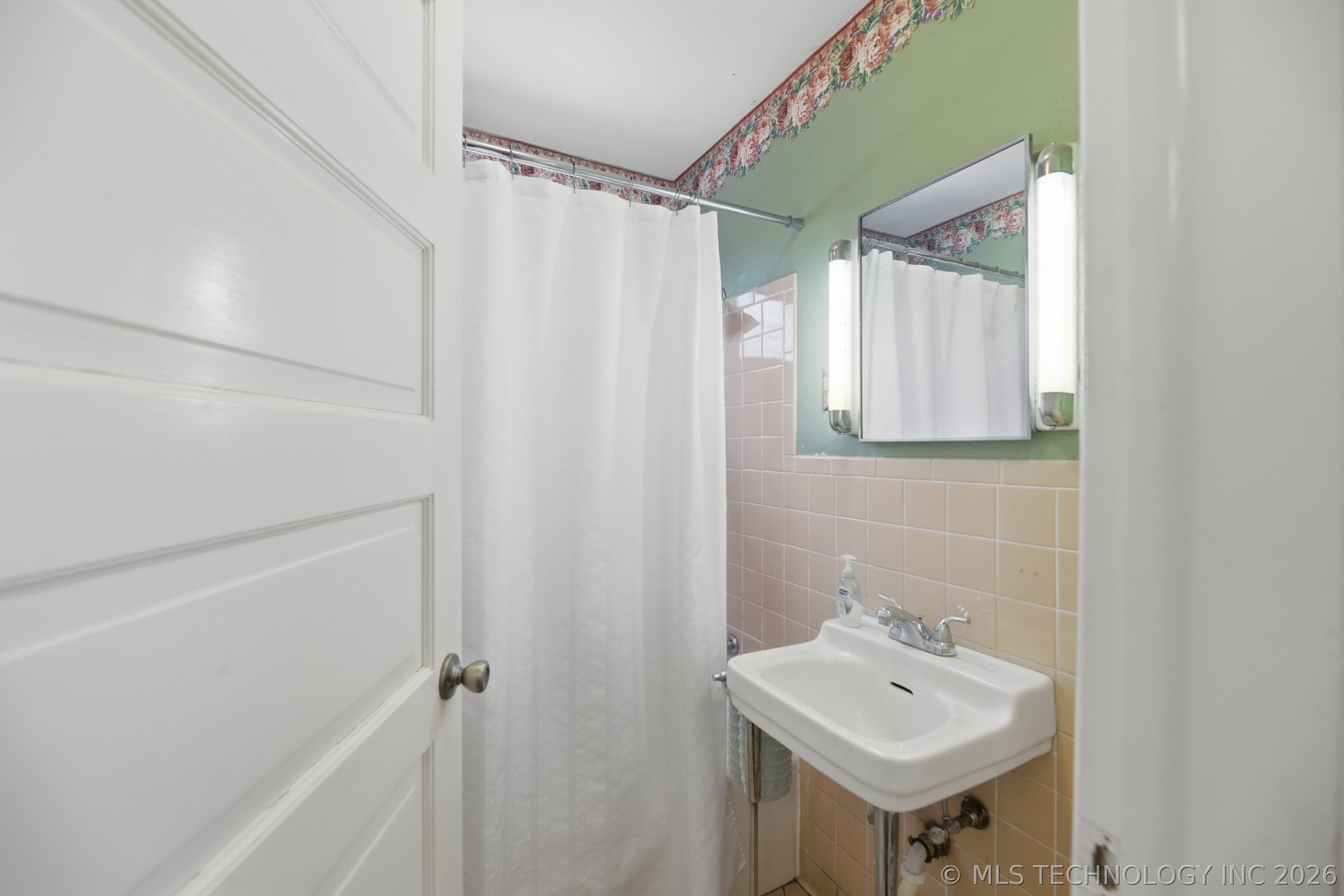 535 N 13th Property Photo 11