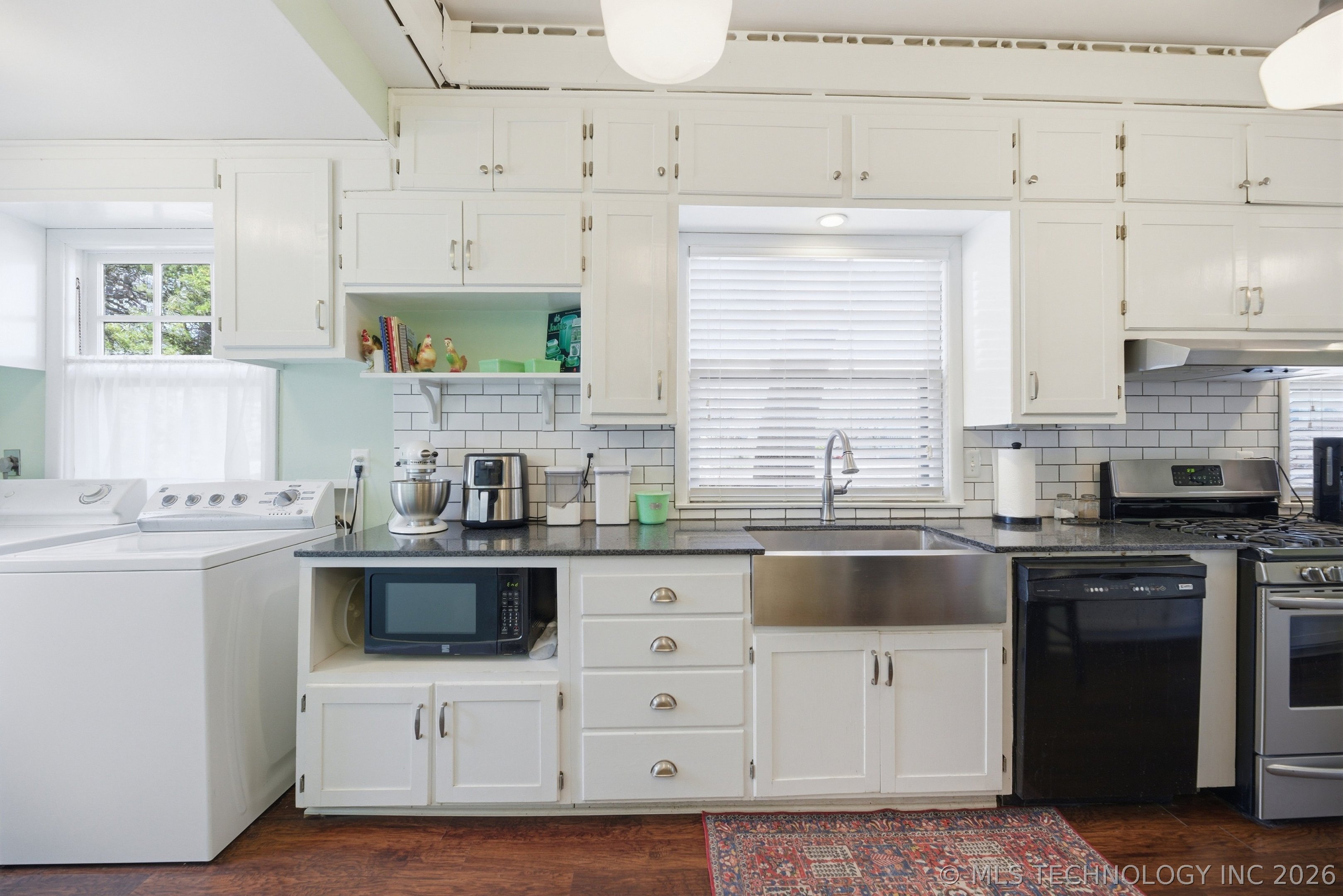 535 N 13th Property Photo 12