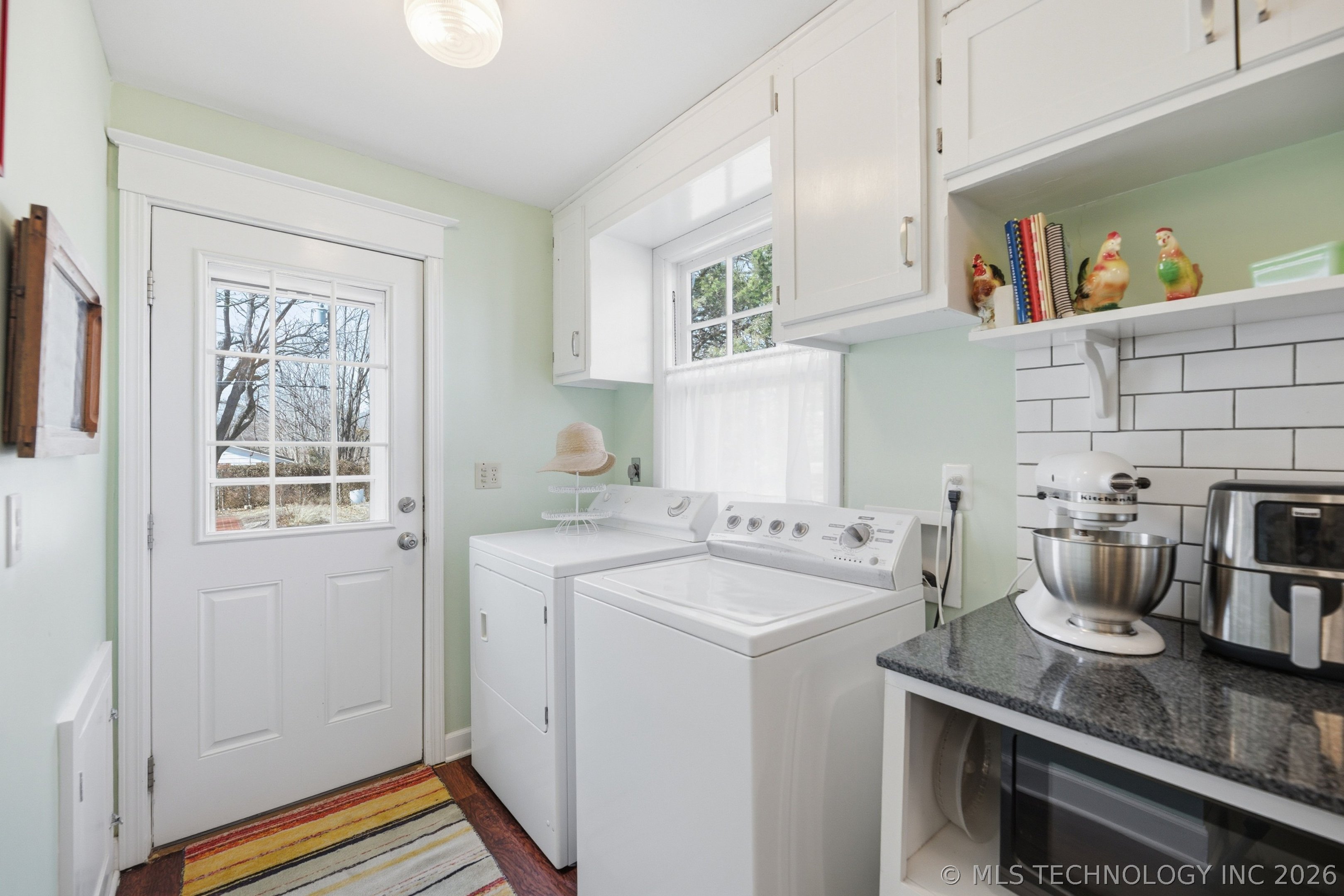 535 N 13th Property Photo 17