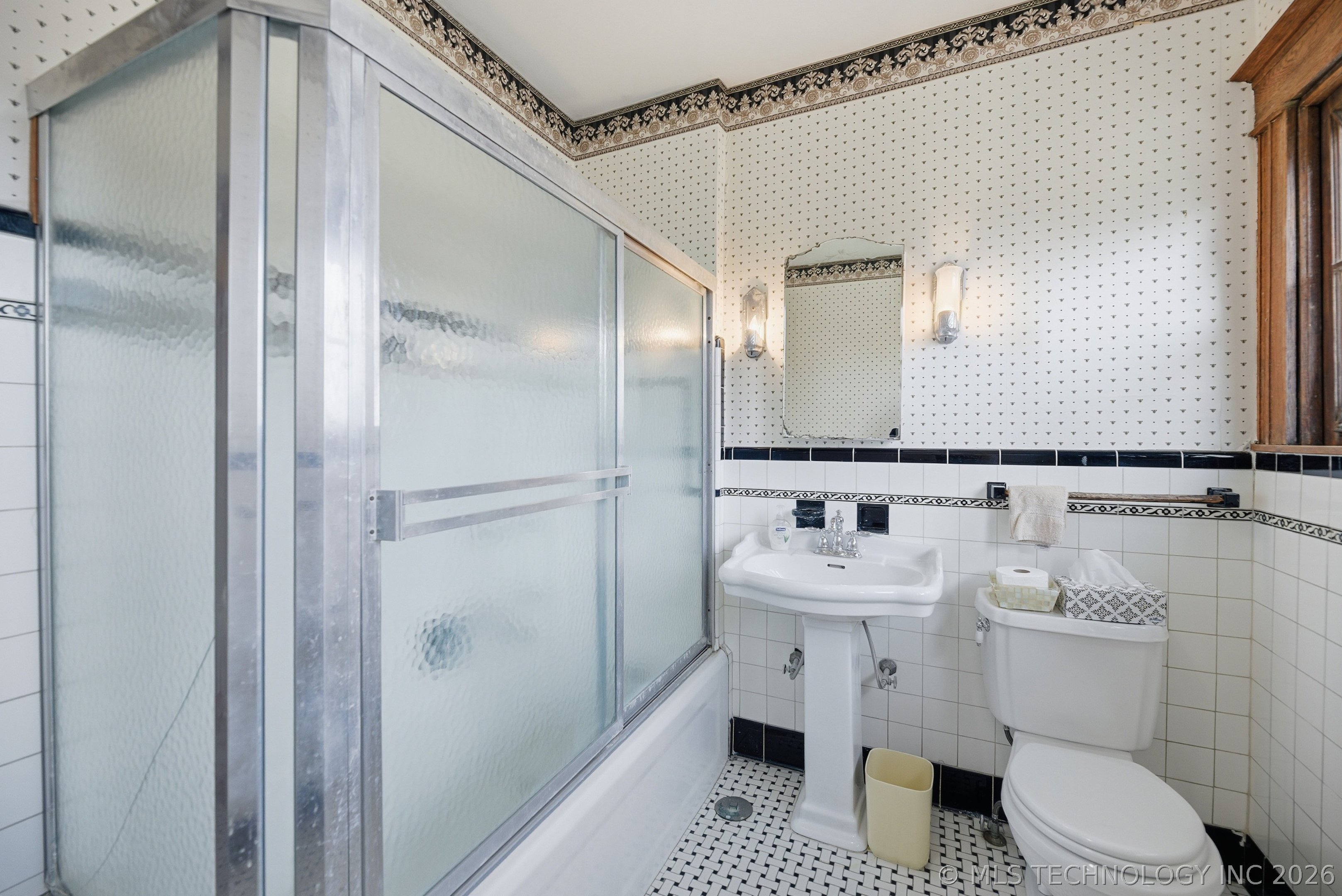 535 N 13th Property Photo 25