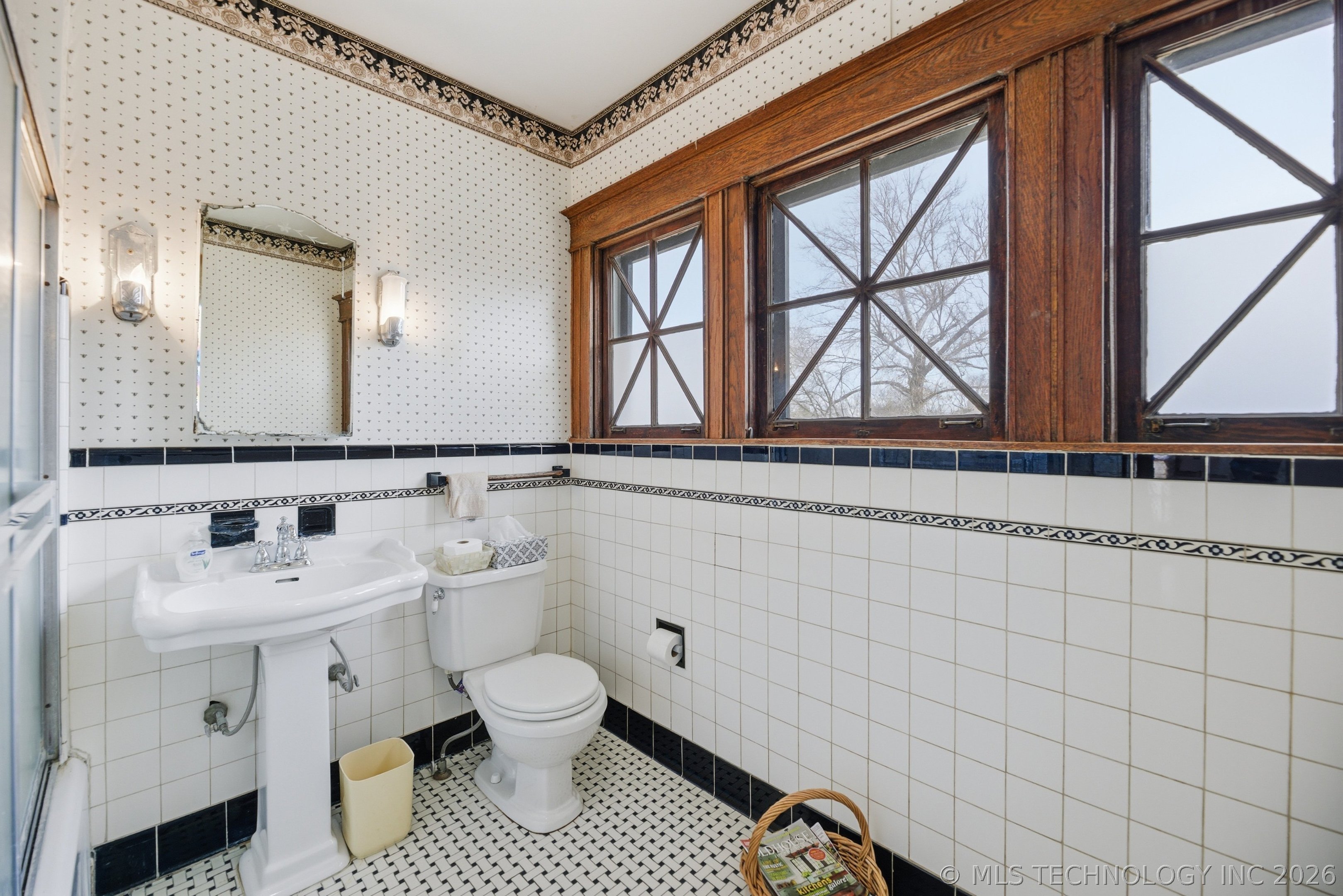 535 N 13th Property Photo 26