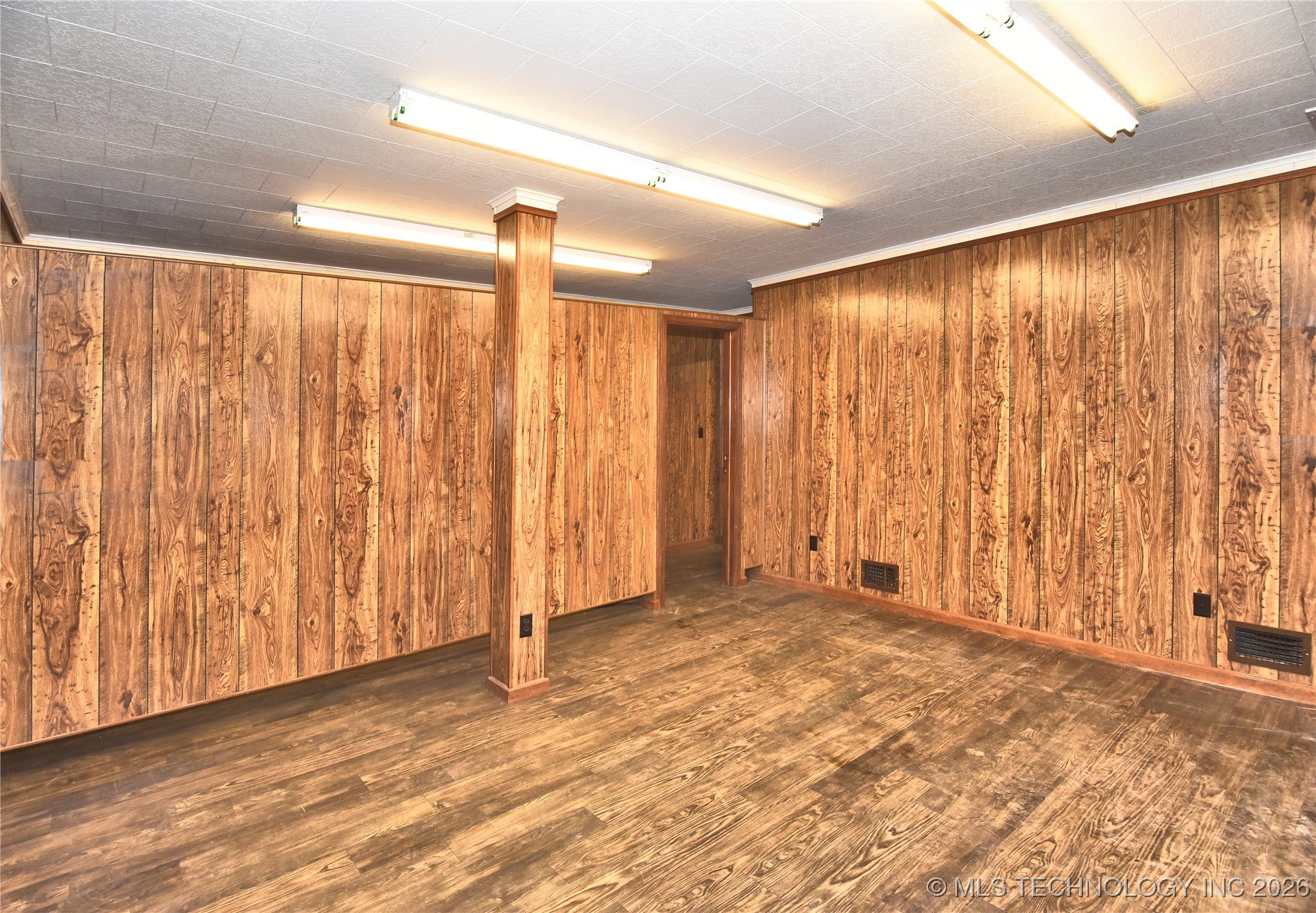 105 W Main Street Property Photo 5