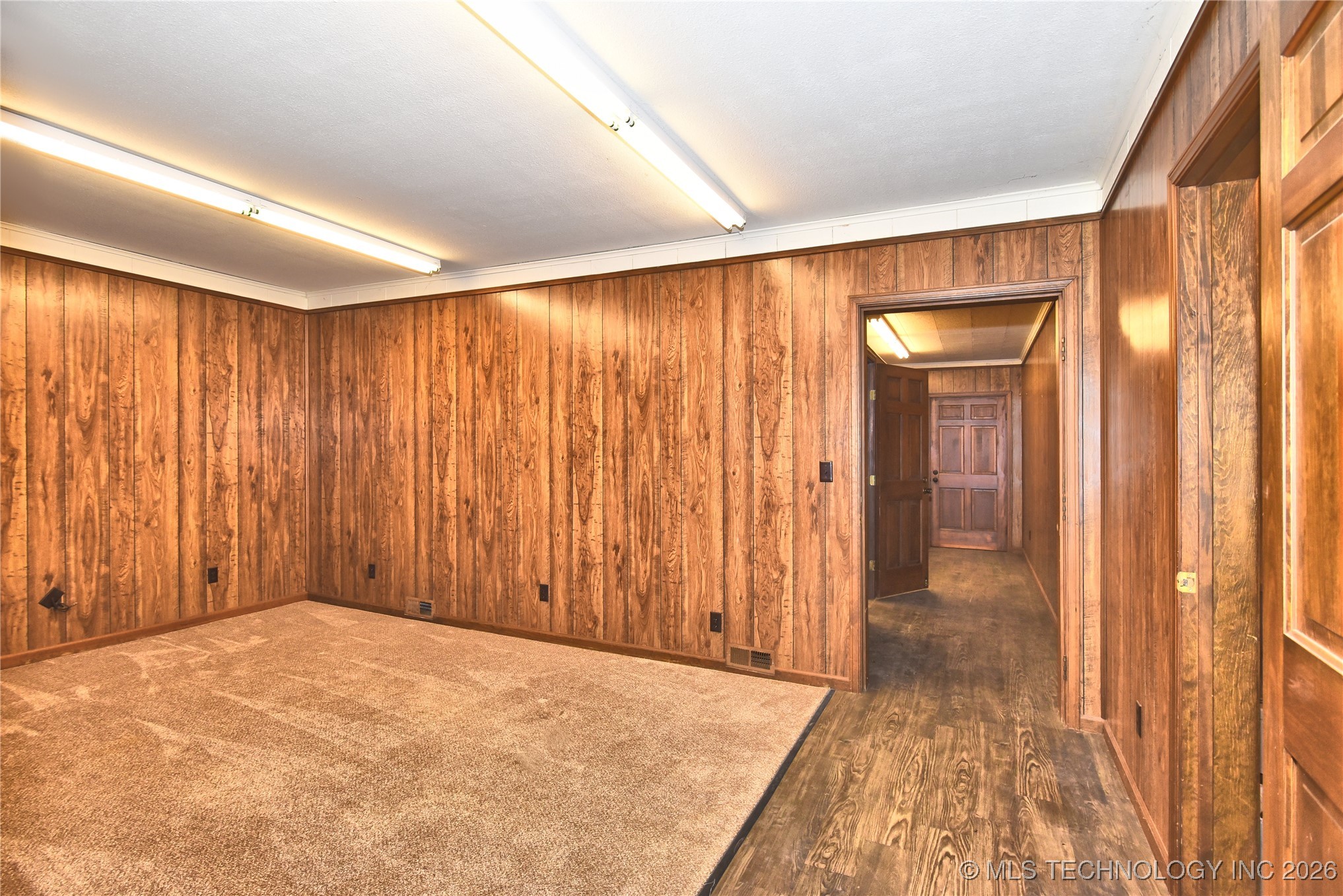 105 W Main Street Property Photo 6