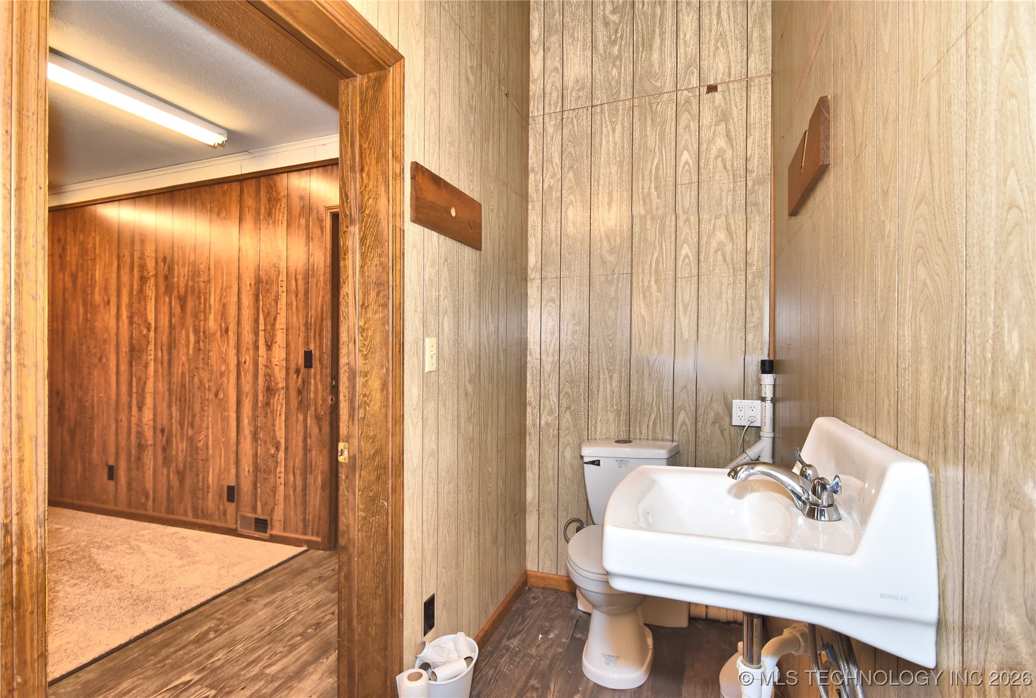 105 W Main Street Property Photo 9