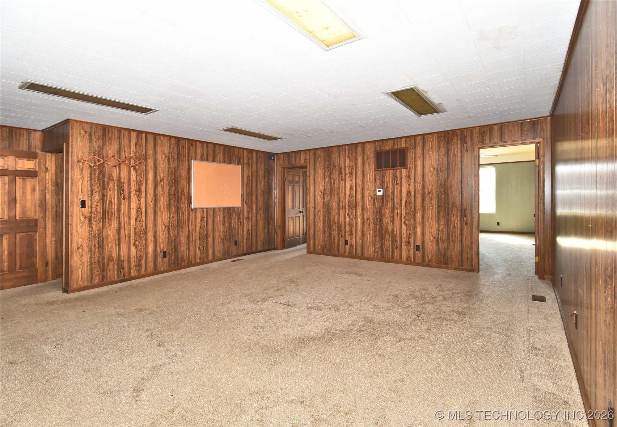 105 W Main Street Property Photo 11