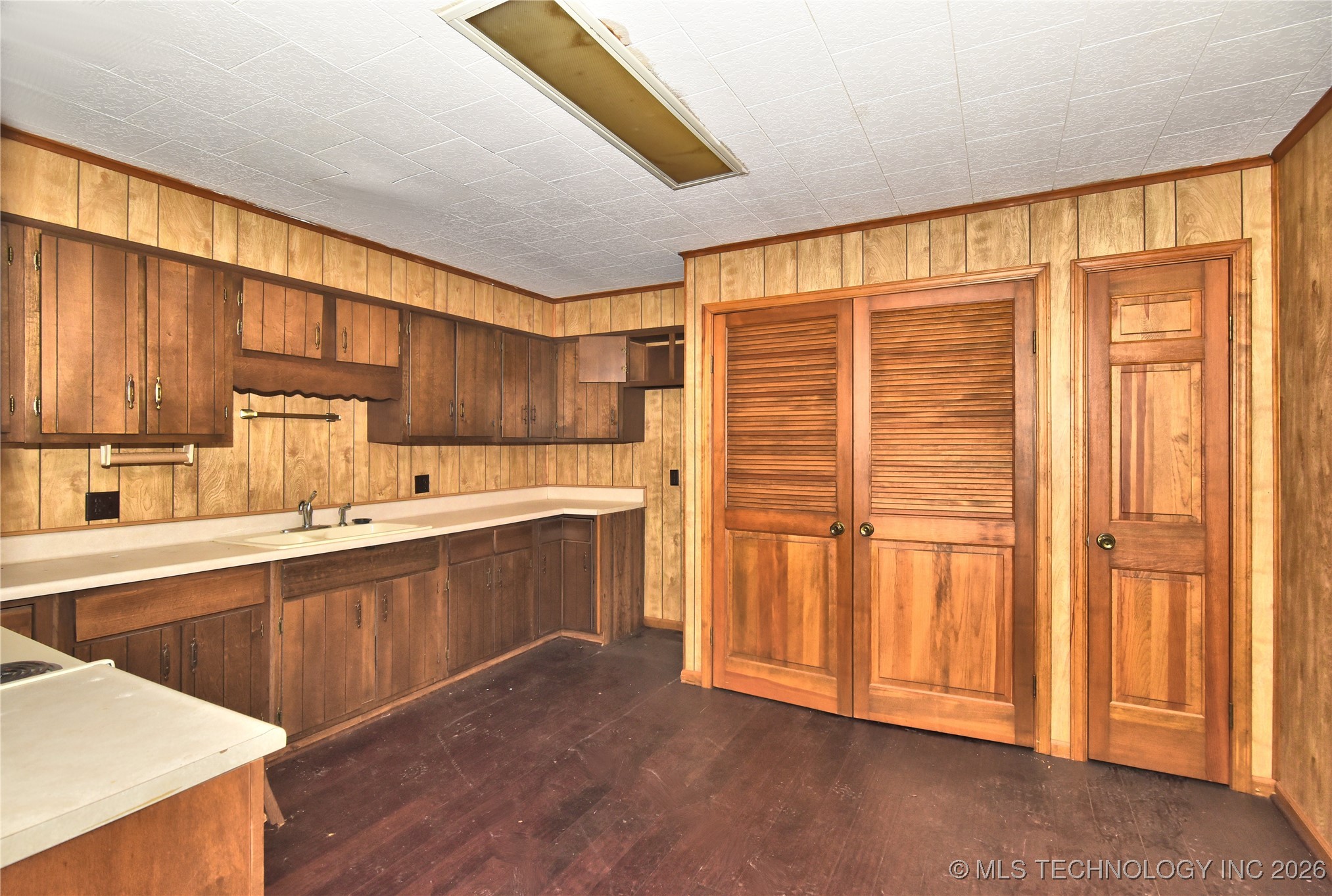 105 W Main Street Property Photo 21