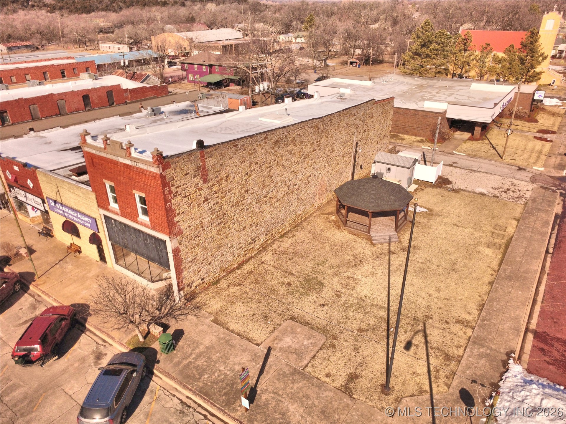 105 W Main Street Property Photo 26