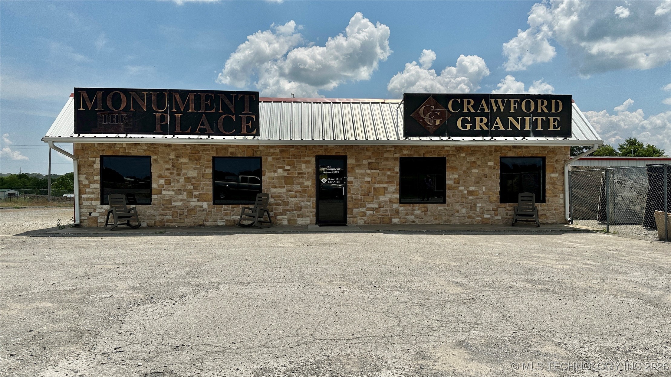 2046 N George Nigh Expressway Property Photo 2