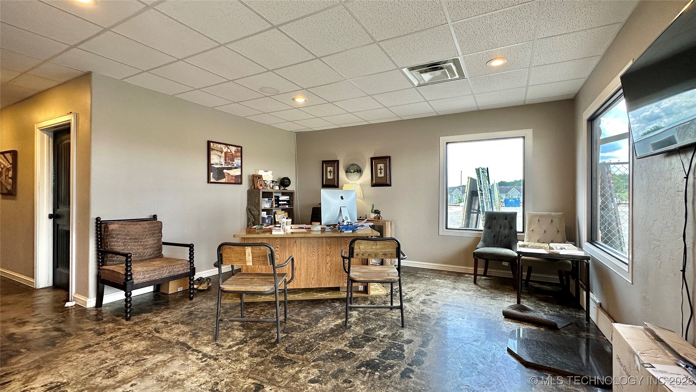 2046 N George Nigh Expressway Property Photo 4