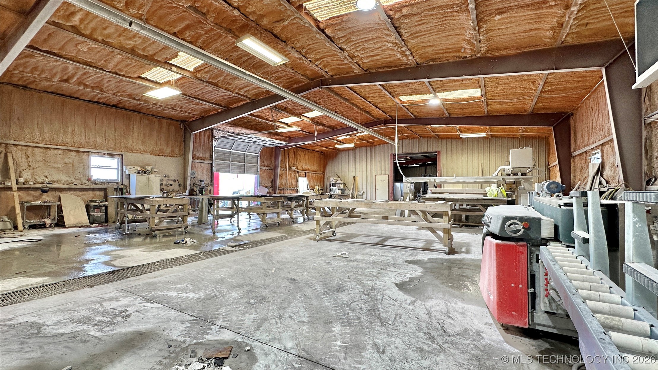 2046 N George Nigh Expressway Property Photo 5