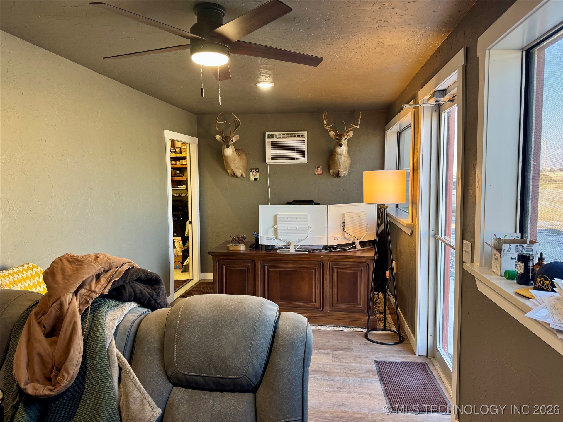 2046 N George Nigh Expressway Property Photo 9