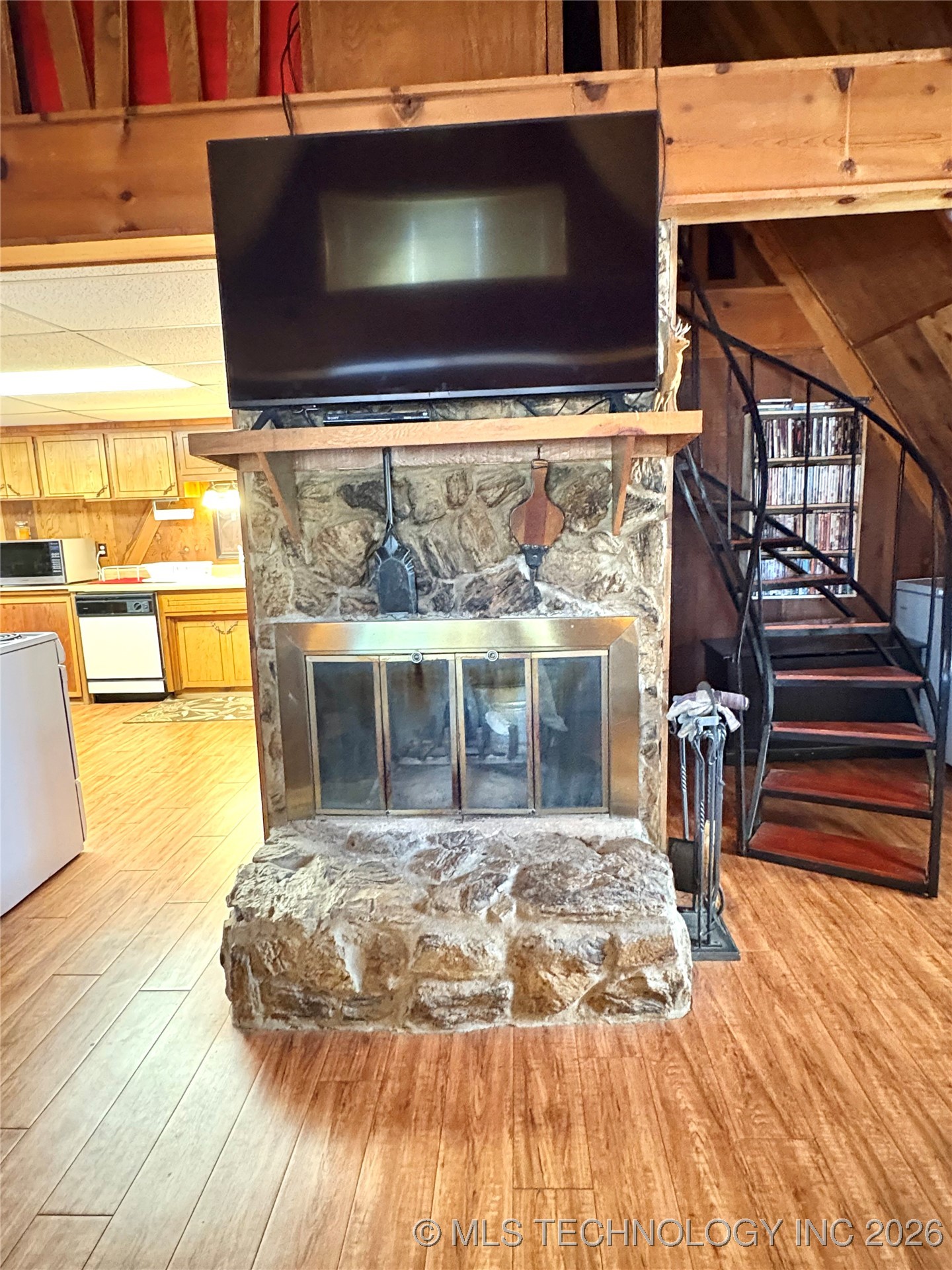 979 County Line Road Property Photo 16