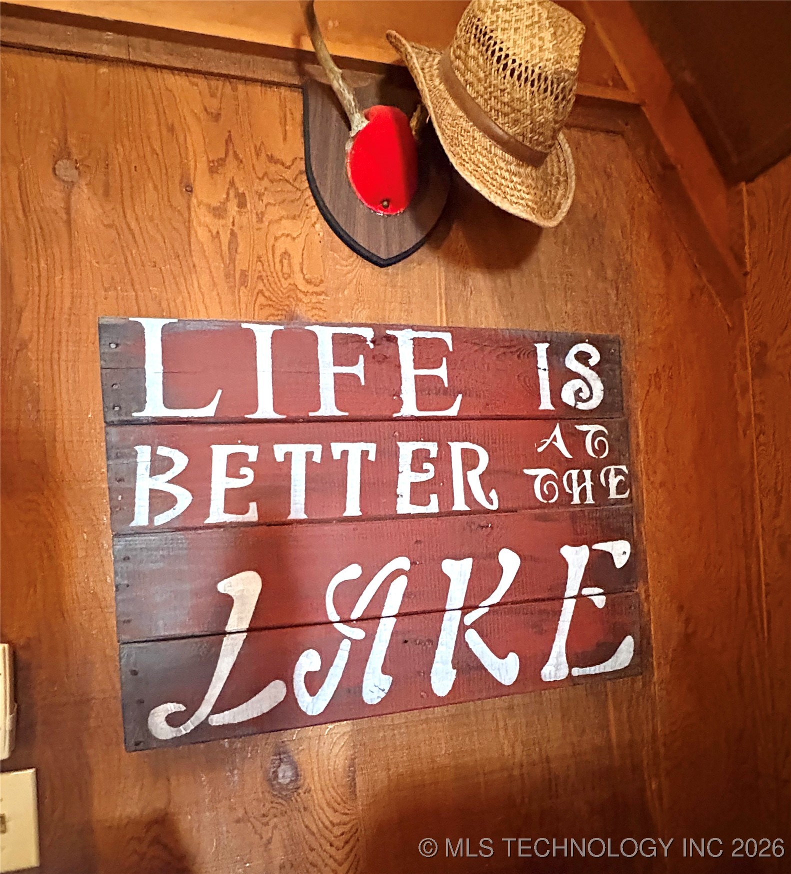 979 County Line Road Property Photo 18