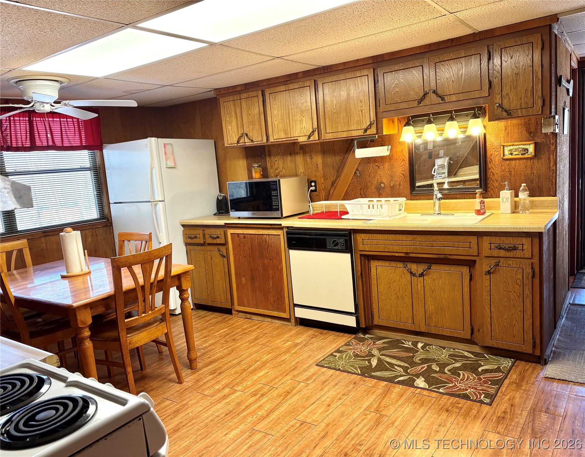 979 County Line Road Property Photo 20