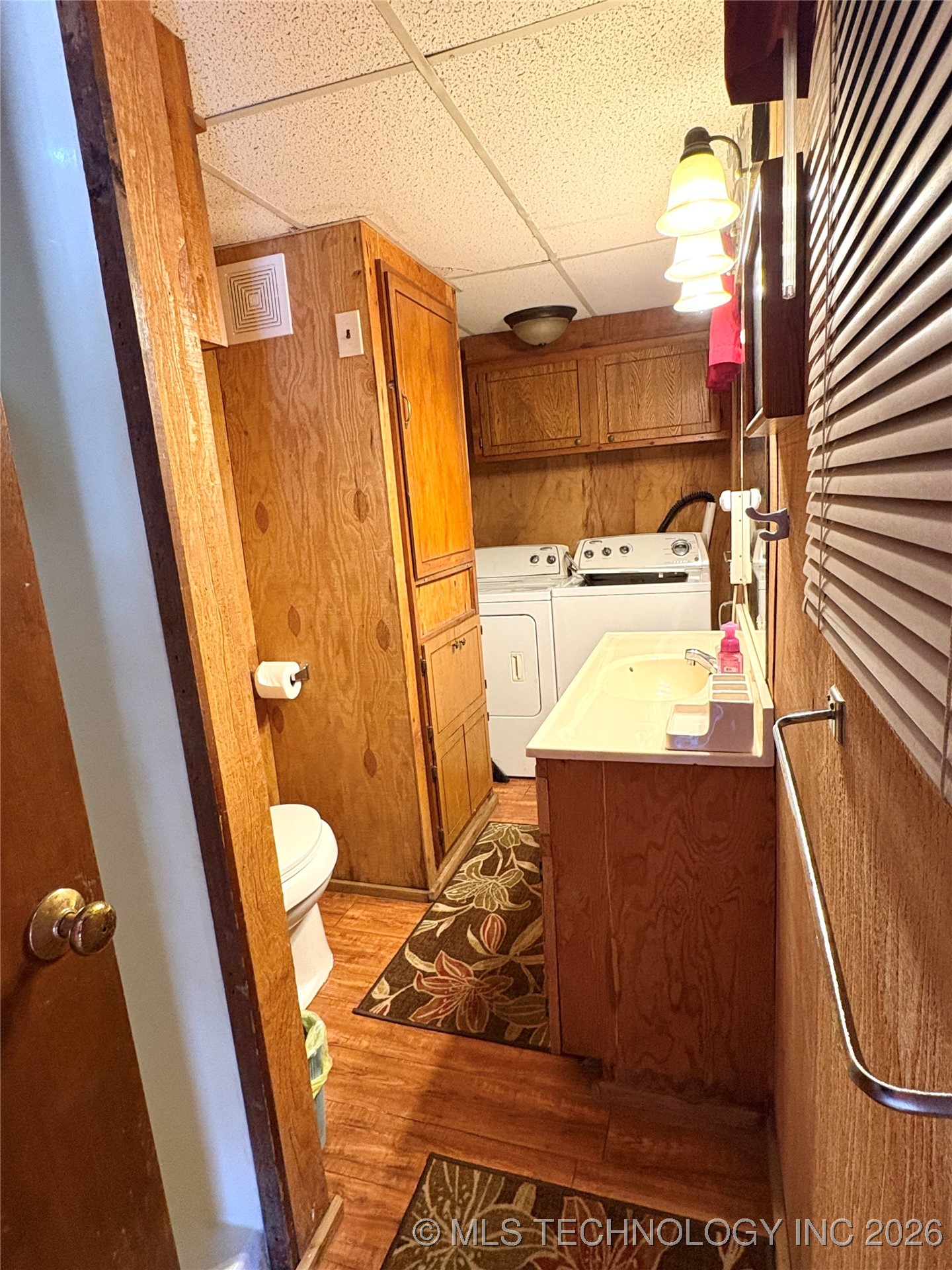 979 County Line Road Property Photo 26