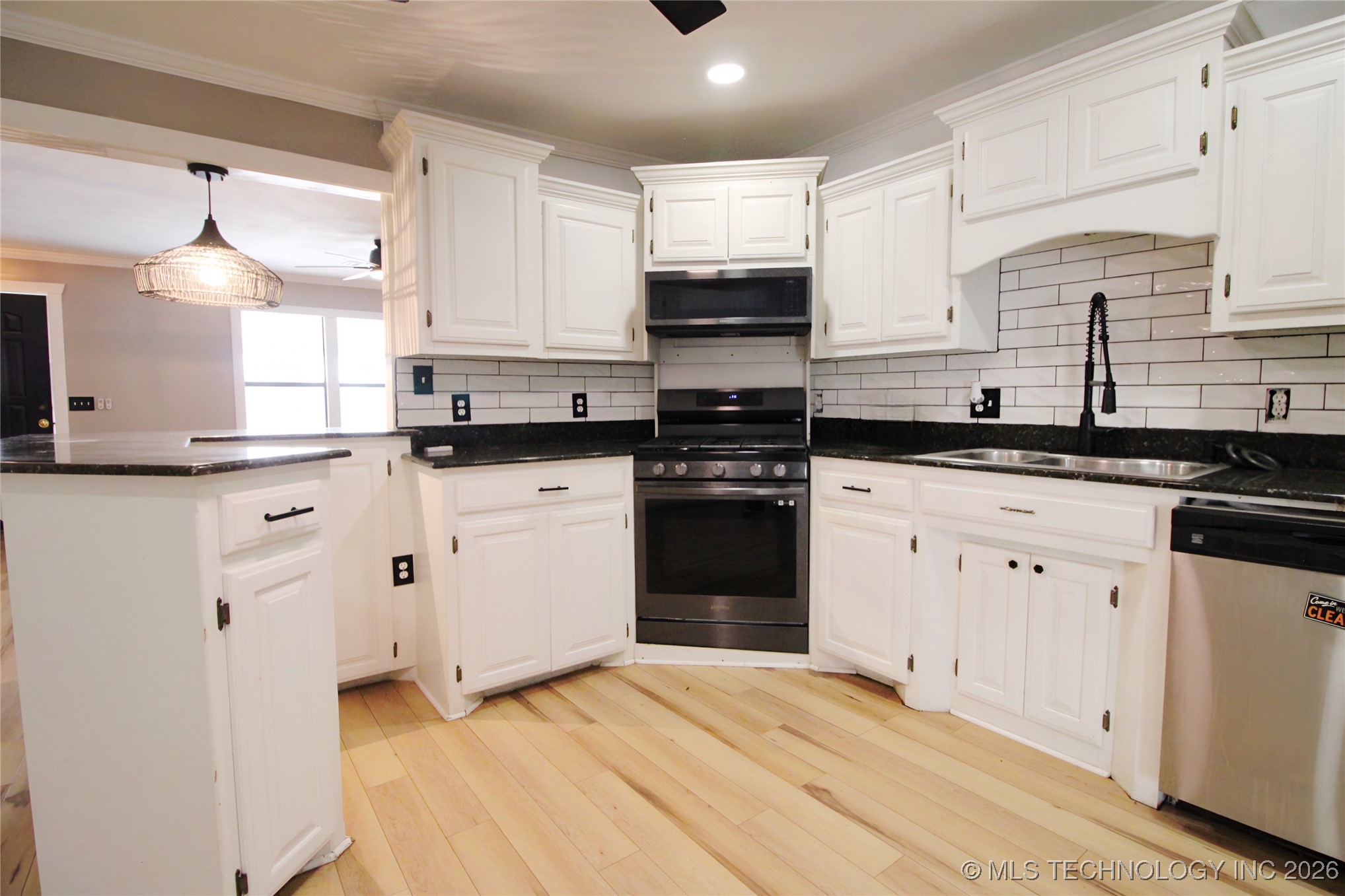 24460 S 200 Road Property Photo 6