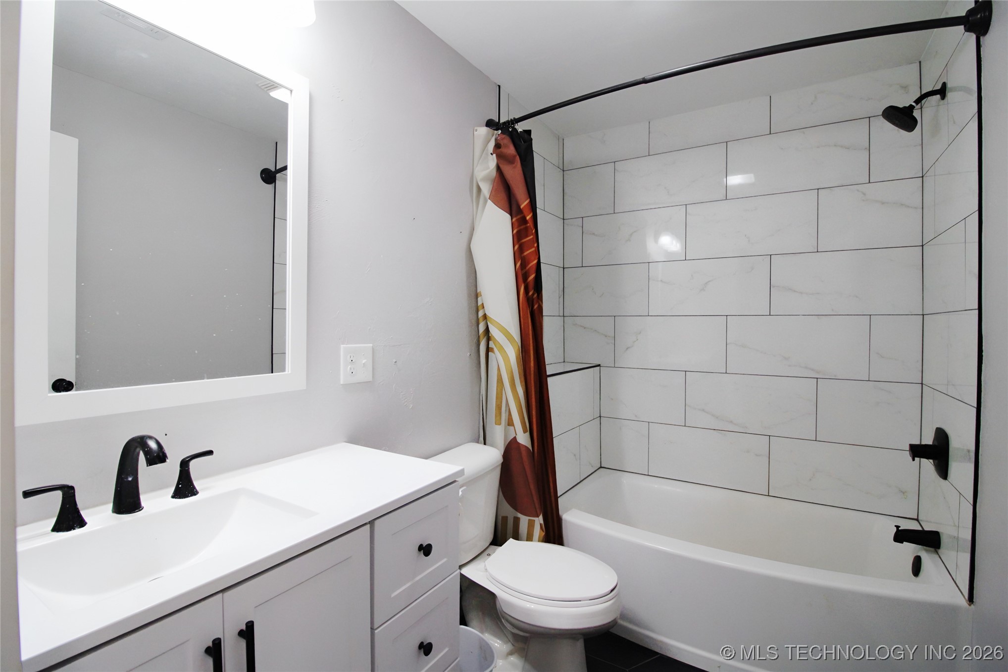 24460 S 200 Road Property Photo 10