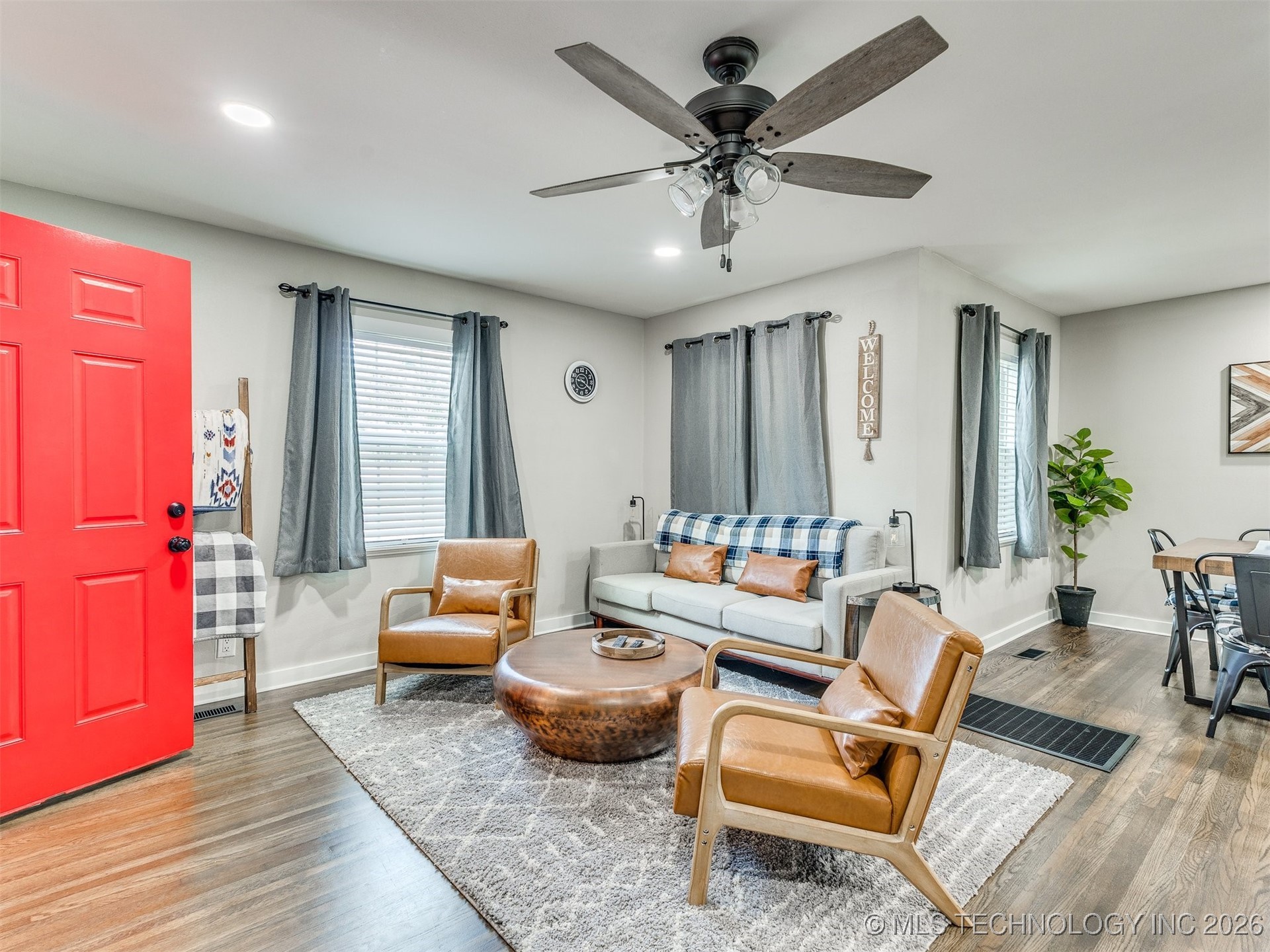 3819 E 15th Street Property Photo 5